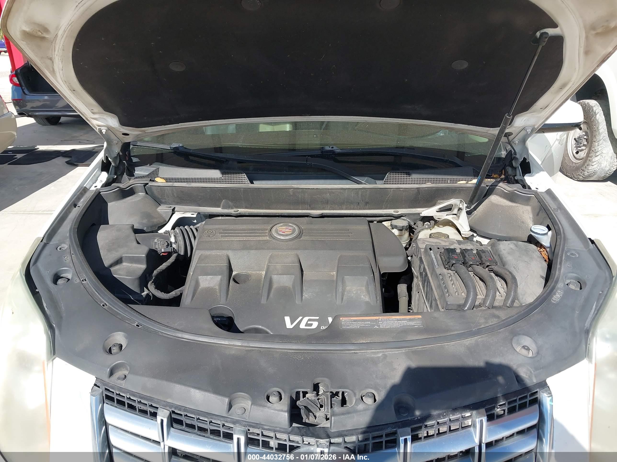 CADILLAC SRX image 10