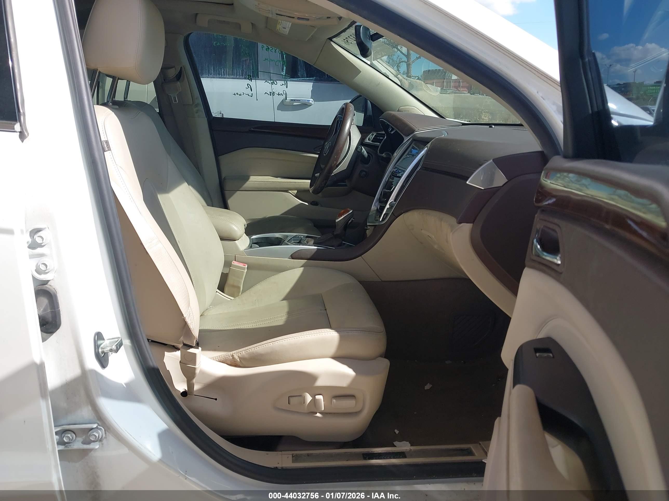 CADILLAC SRX image 5