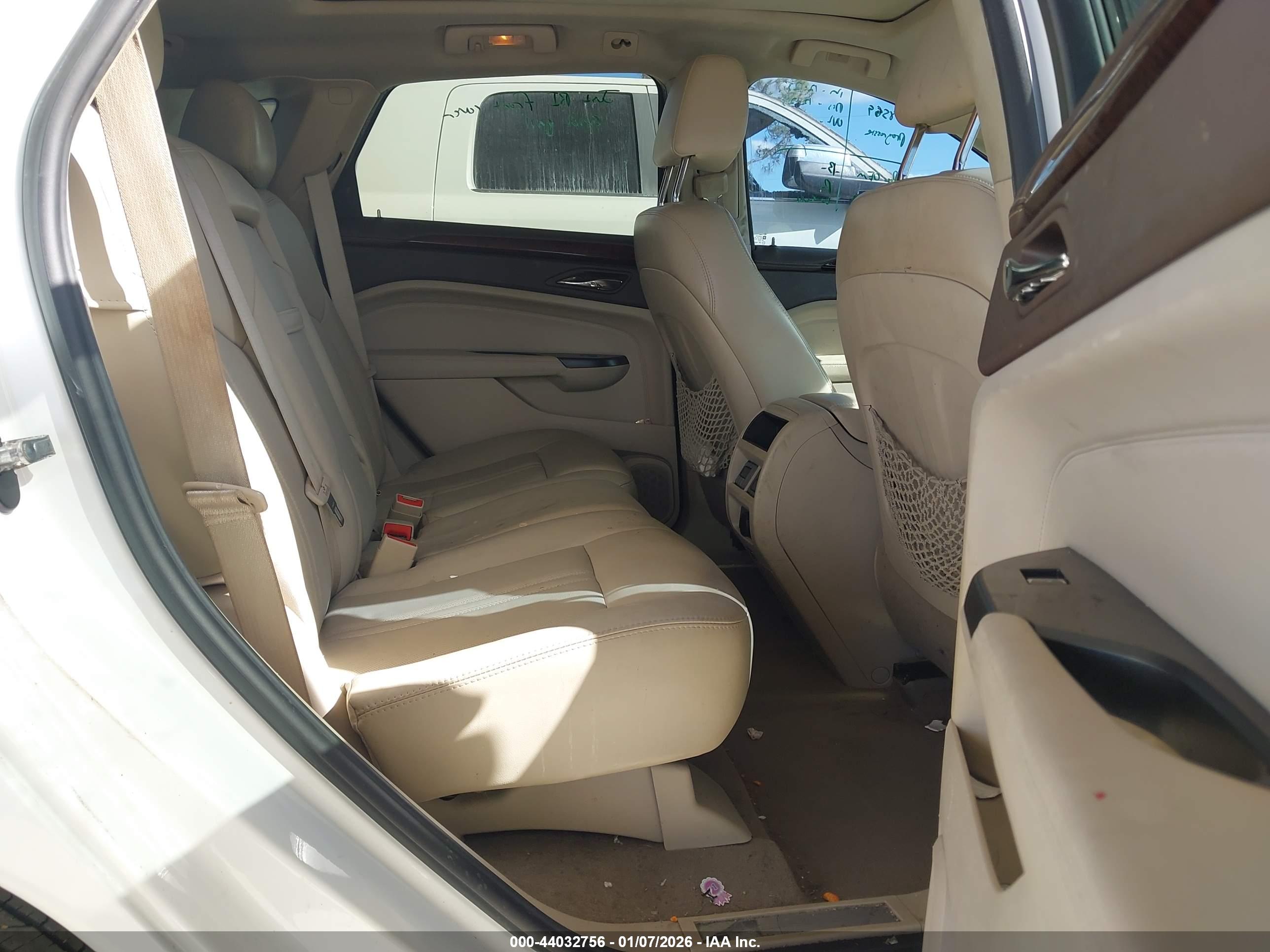 CADILLAC SRX image 8