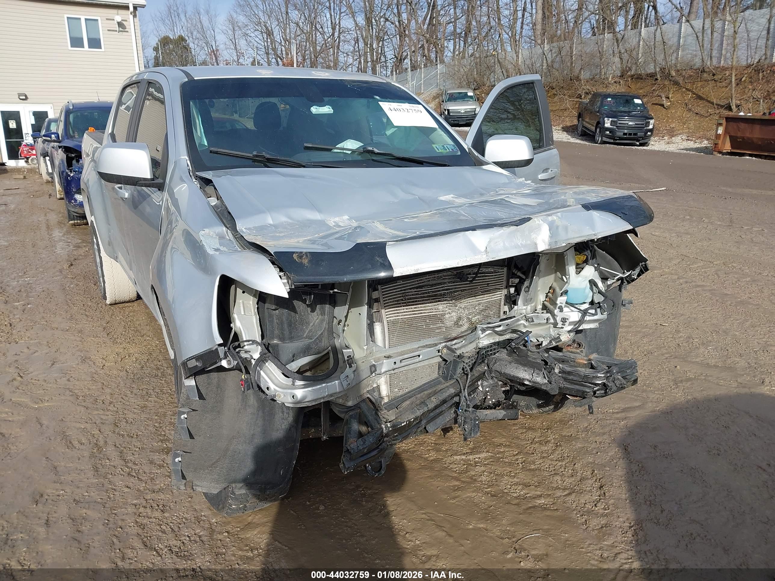 CHEVROLET COLORADO image 6