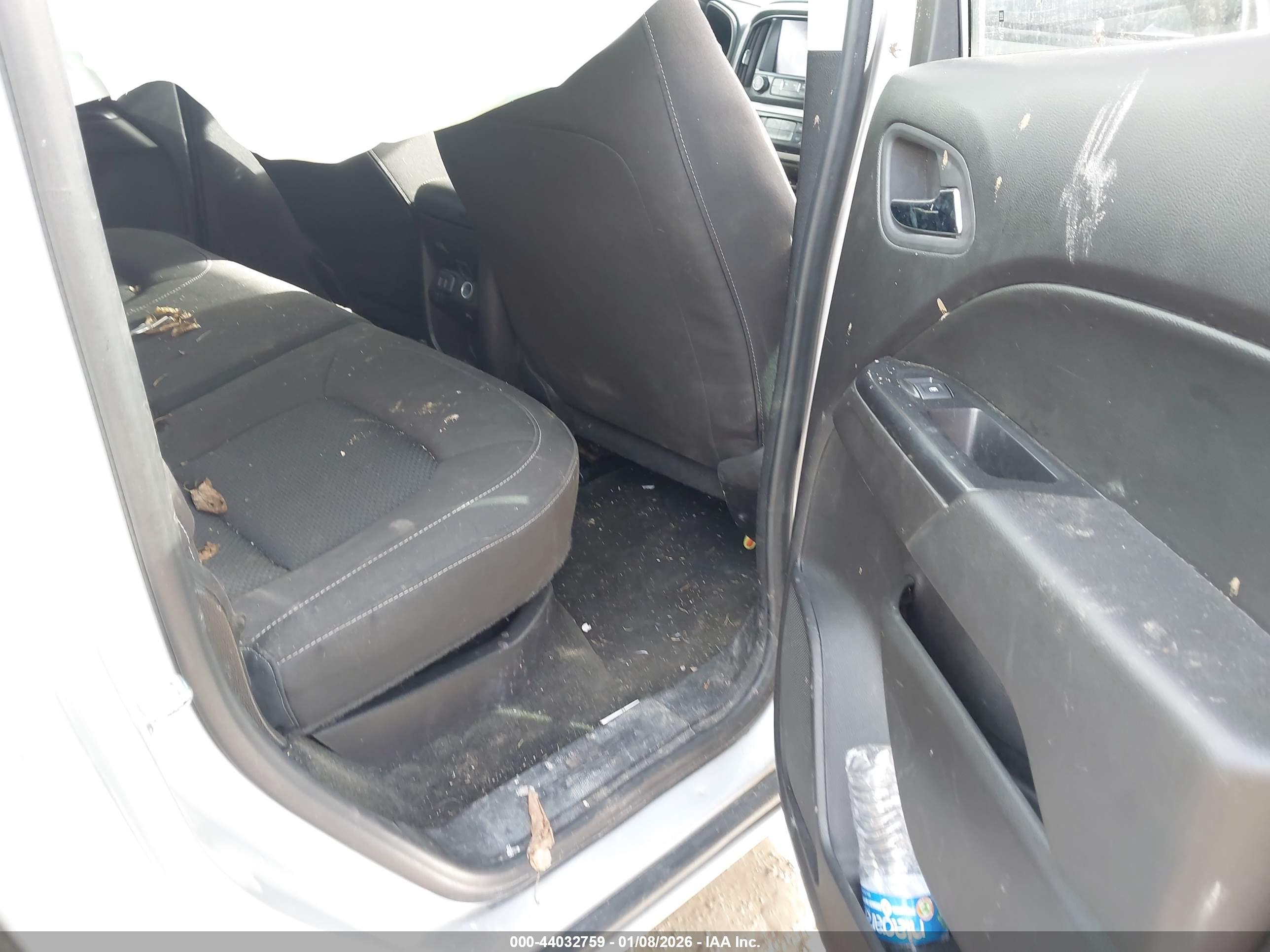 CHEVROLET COLORADO image 8