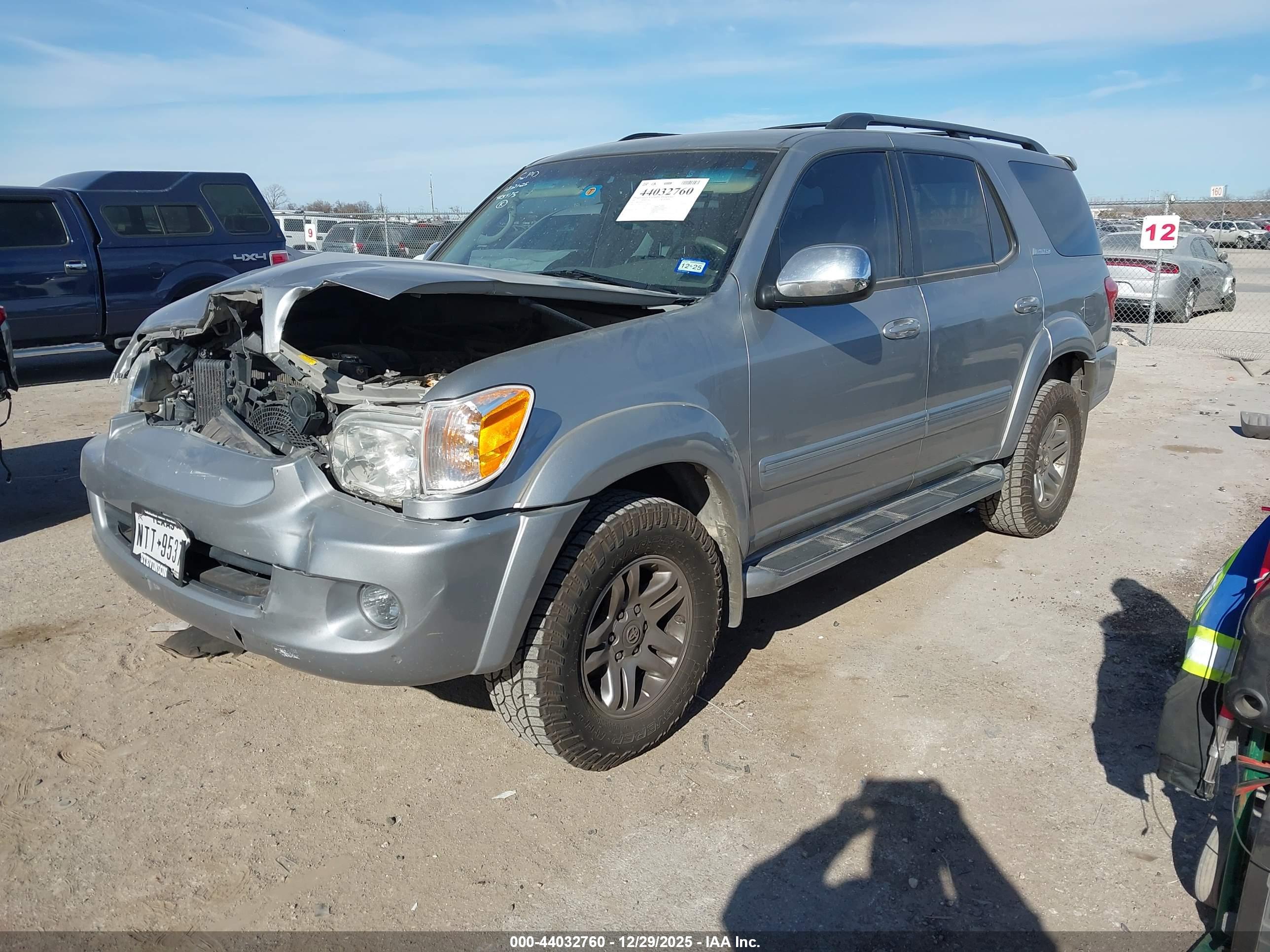 TOYOTA SEQUOIA image 2