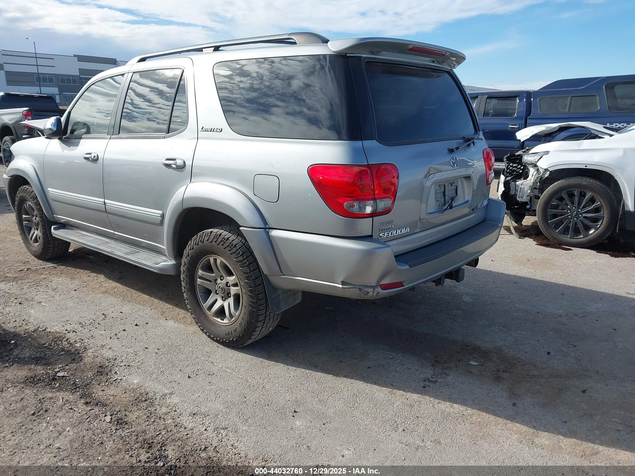TOYOTA SEQUOIA image 3