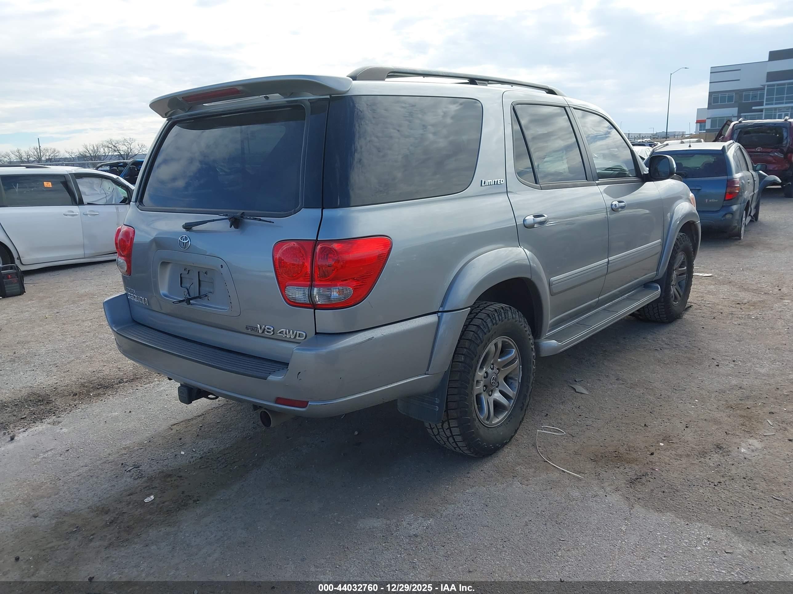 TOYOTA SEQUOIA image 4