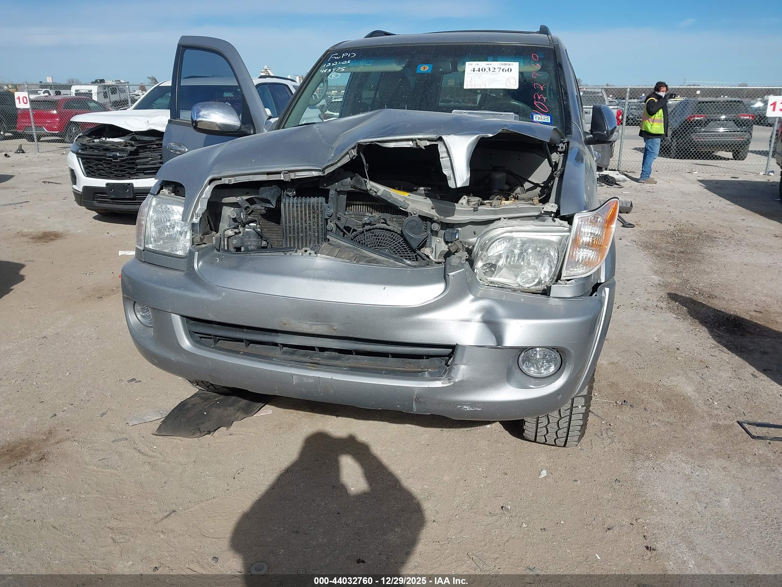 TOYOTA SEQUOIA image 6