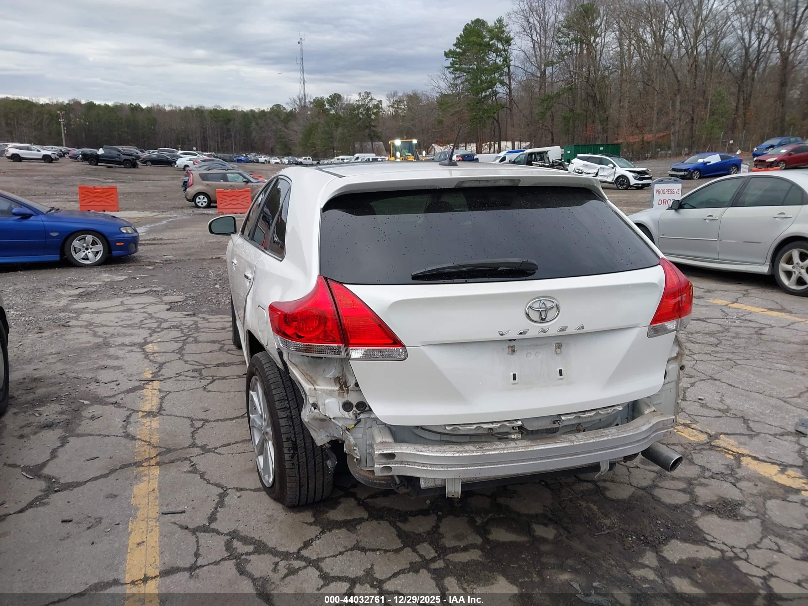 TOYOTA VENZA image 3