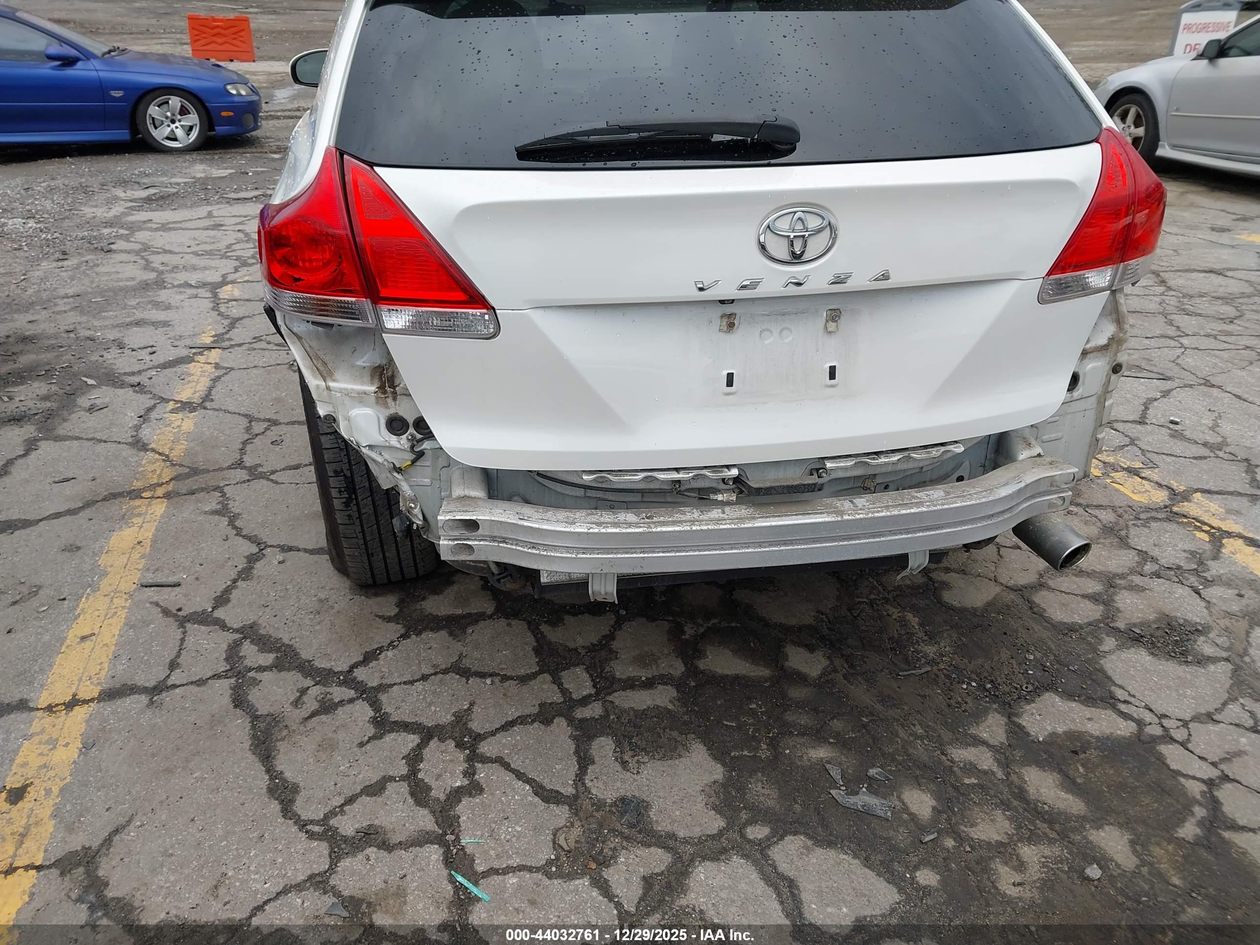 TOYOTA VENZA image 6