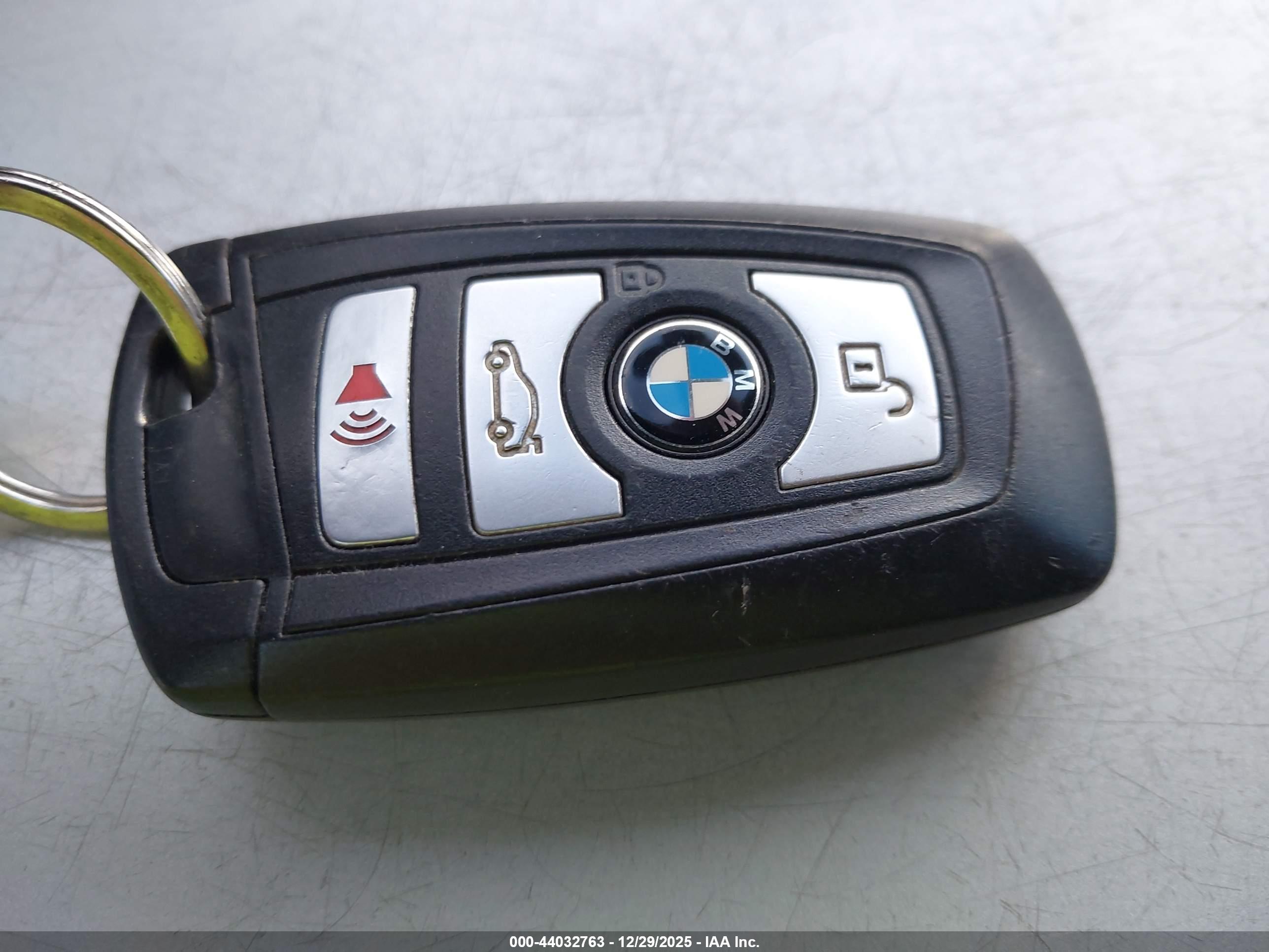 BMW 550I image 11