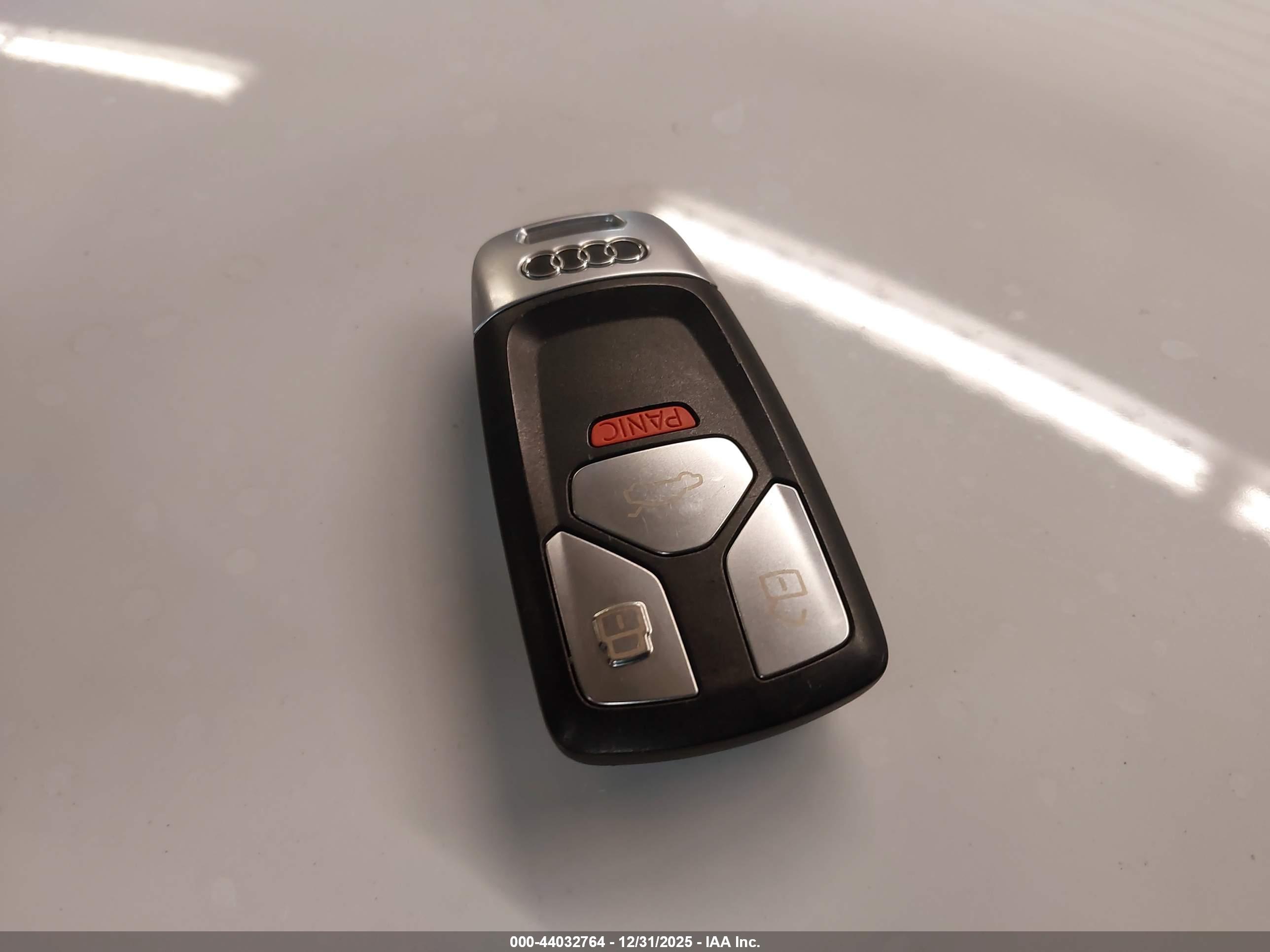 AUDI TT image 11