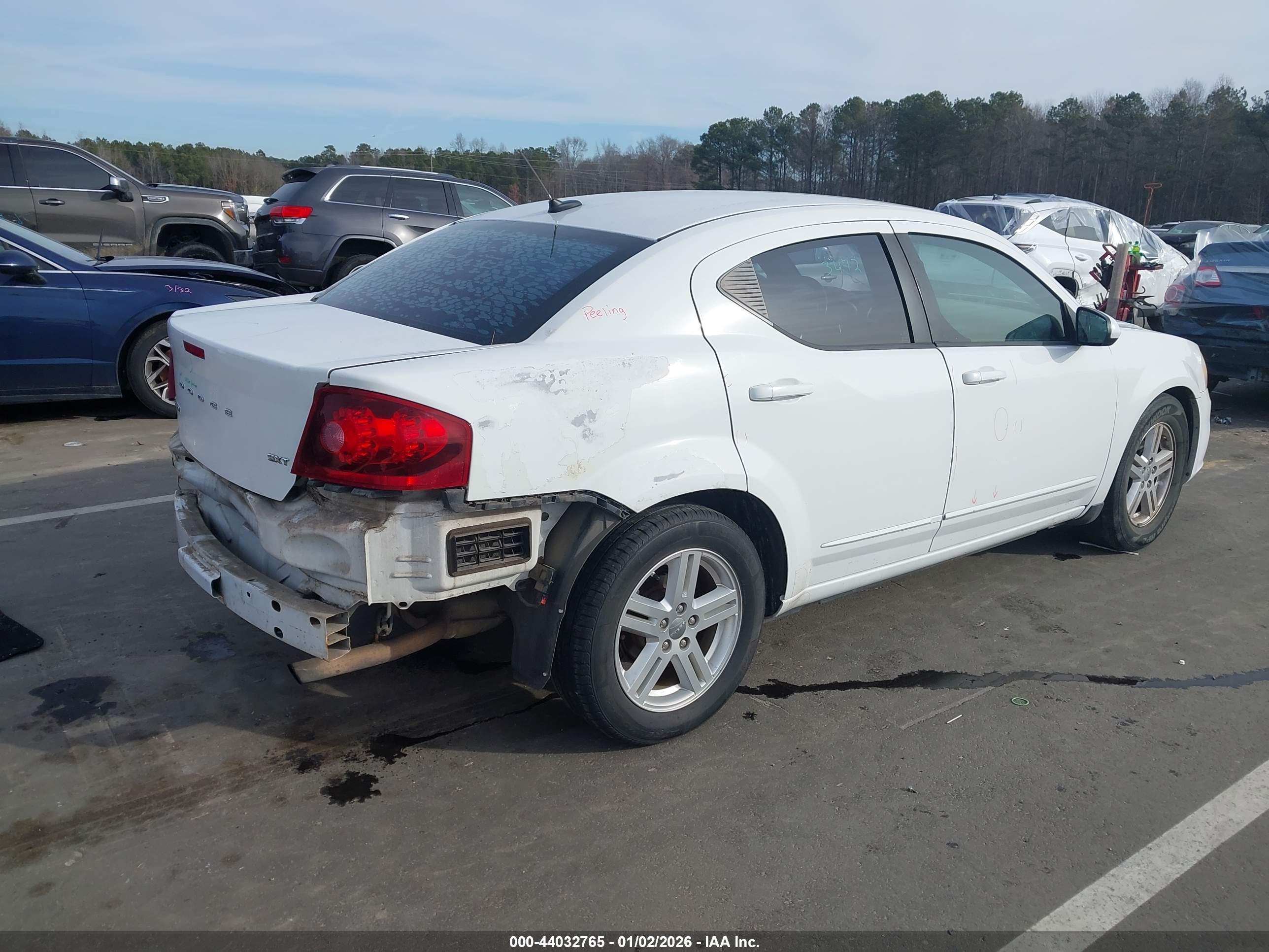 DODGE AVENGER image 4