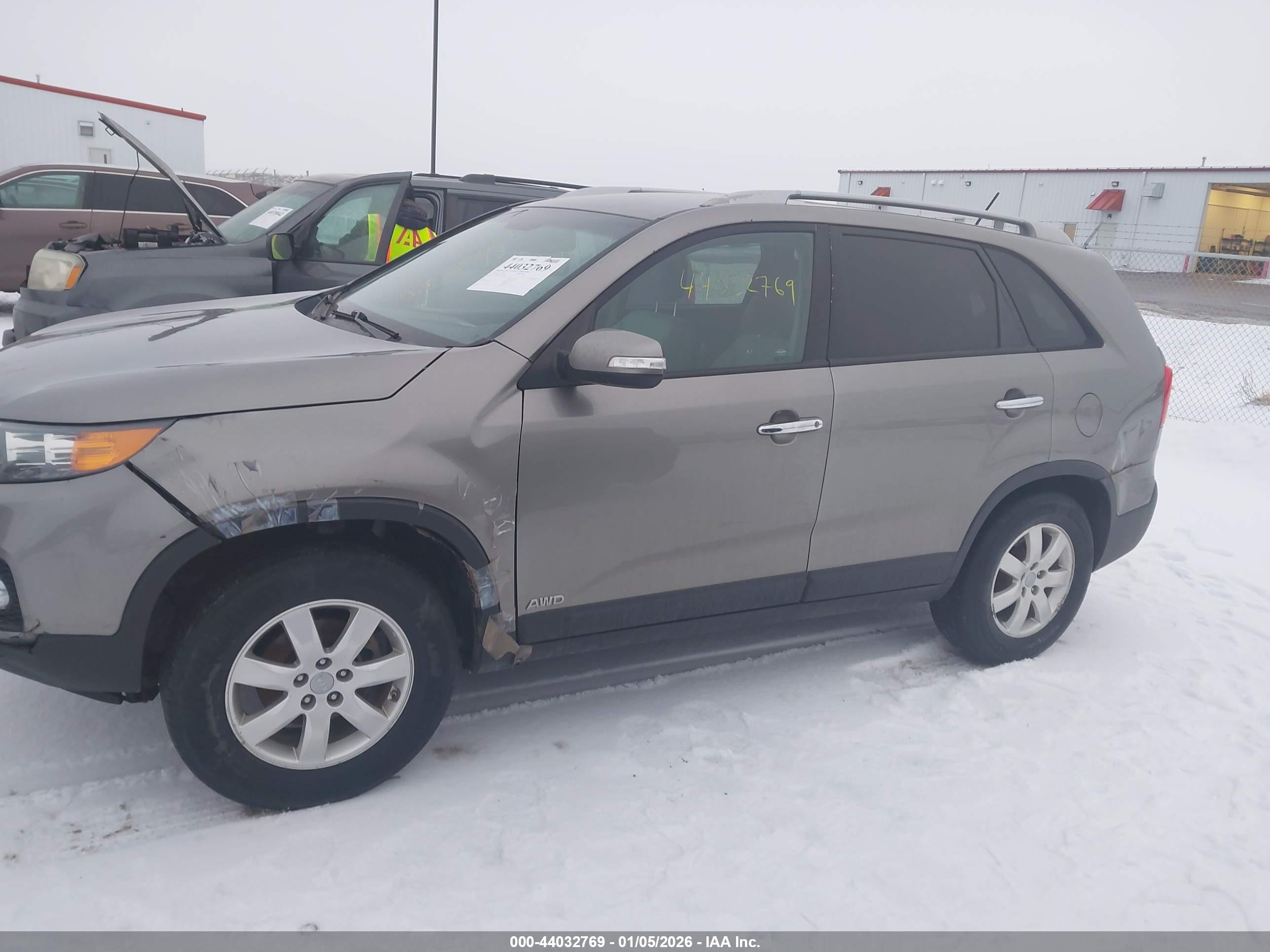 KIA SORENTO image 6