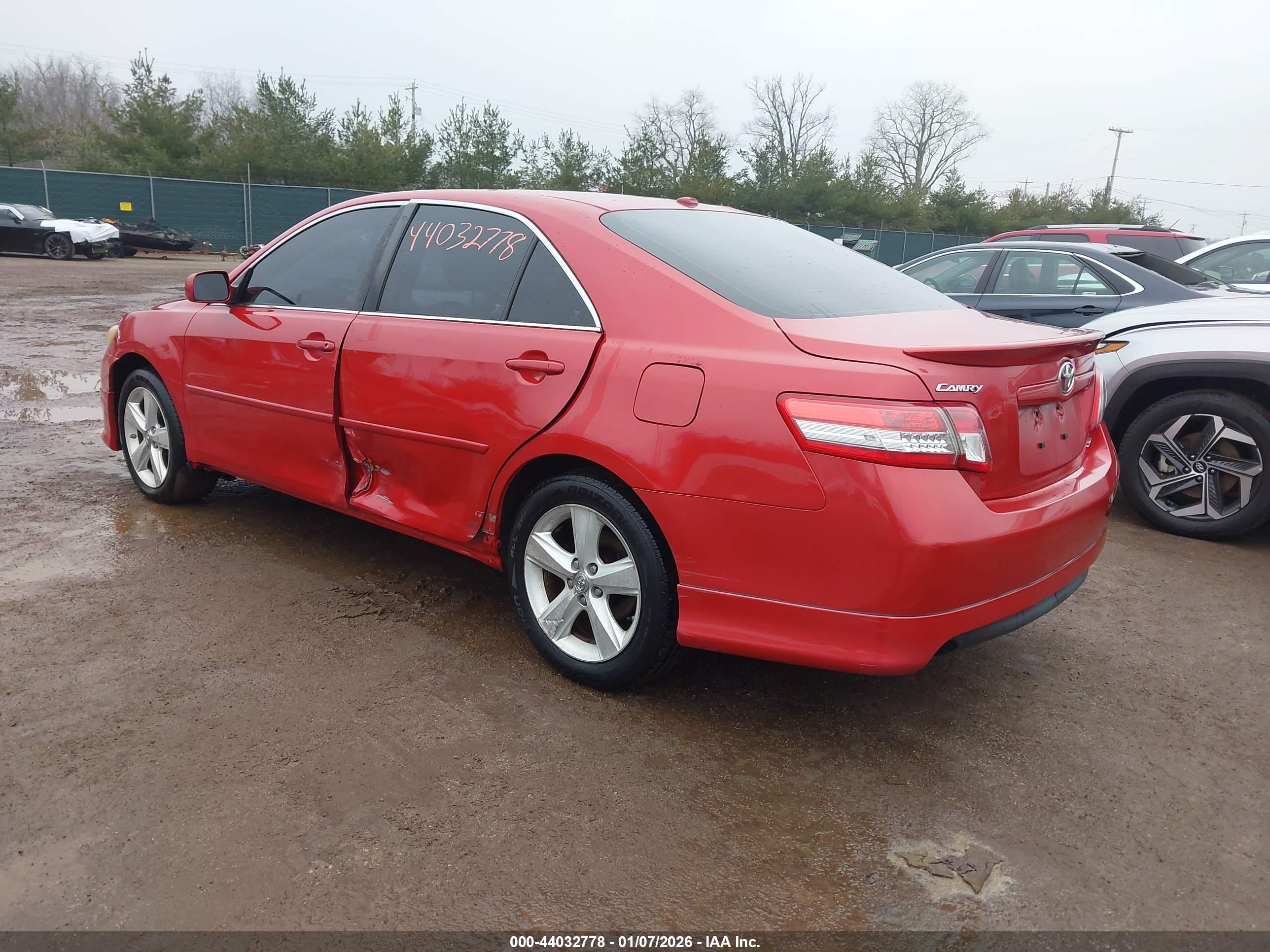 TOYOTA CAMRY image 3