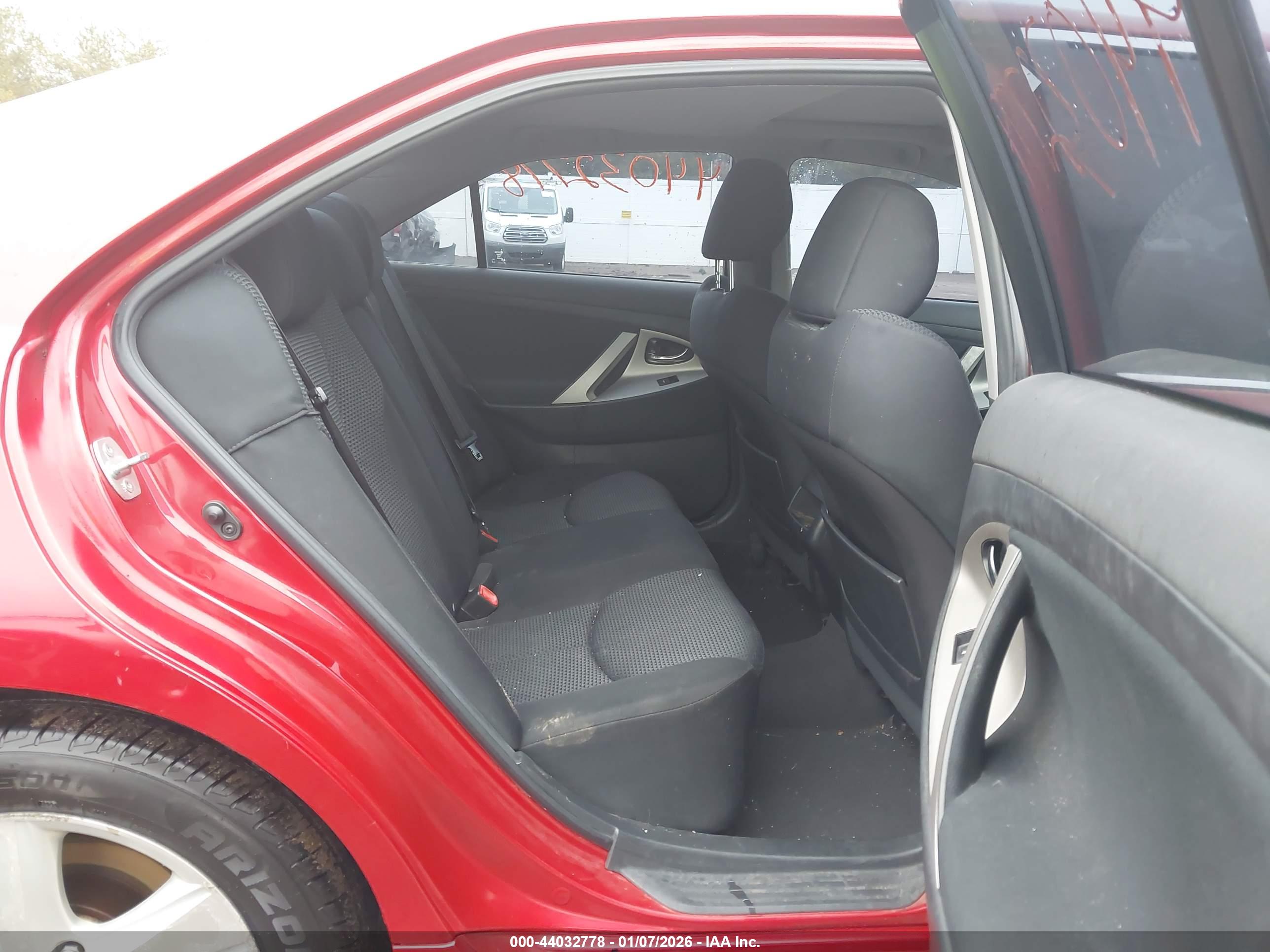 TOYOTA CAMRY image 8
