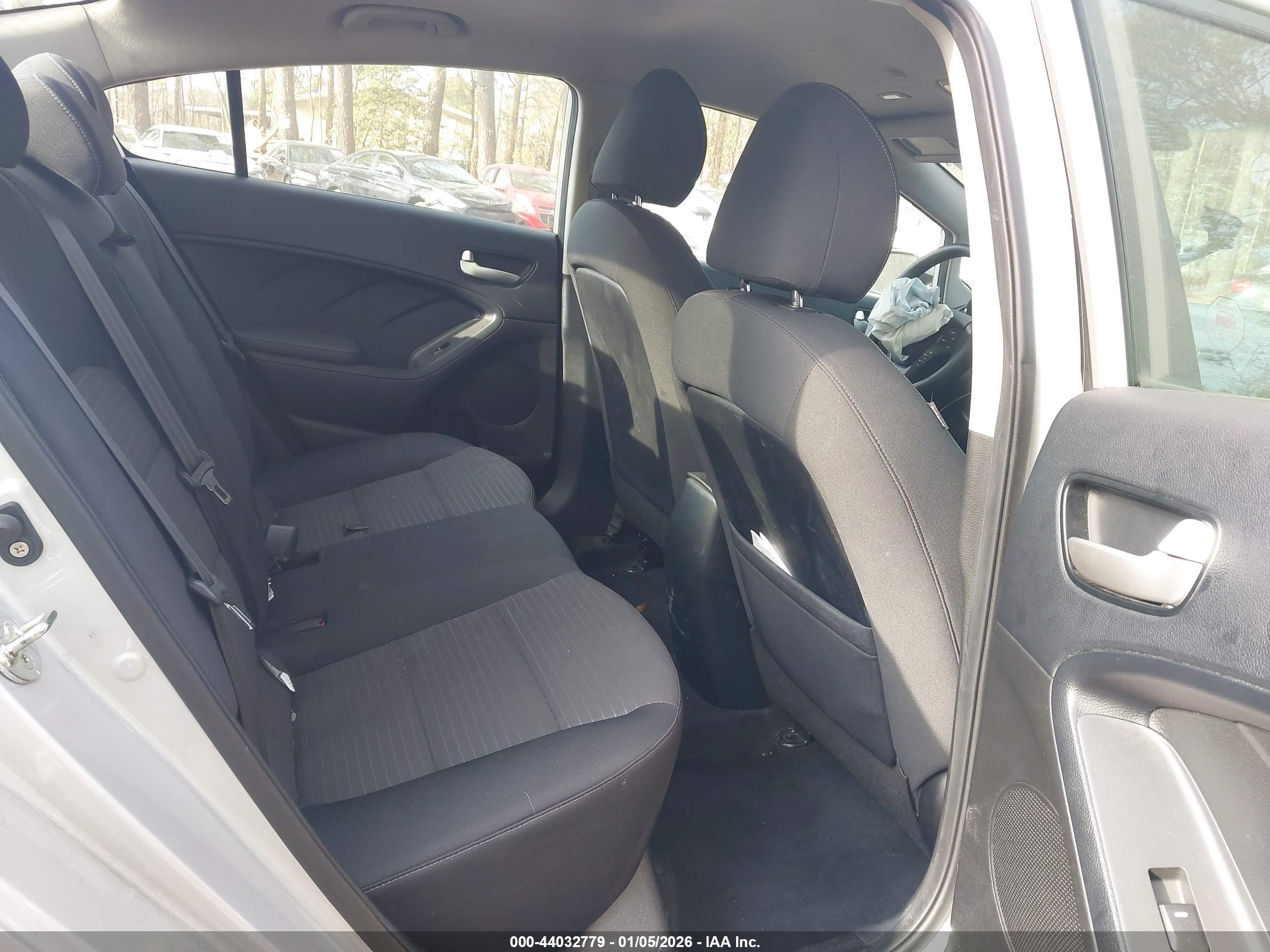 KIA FORTE image 8