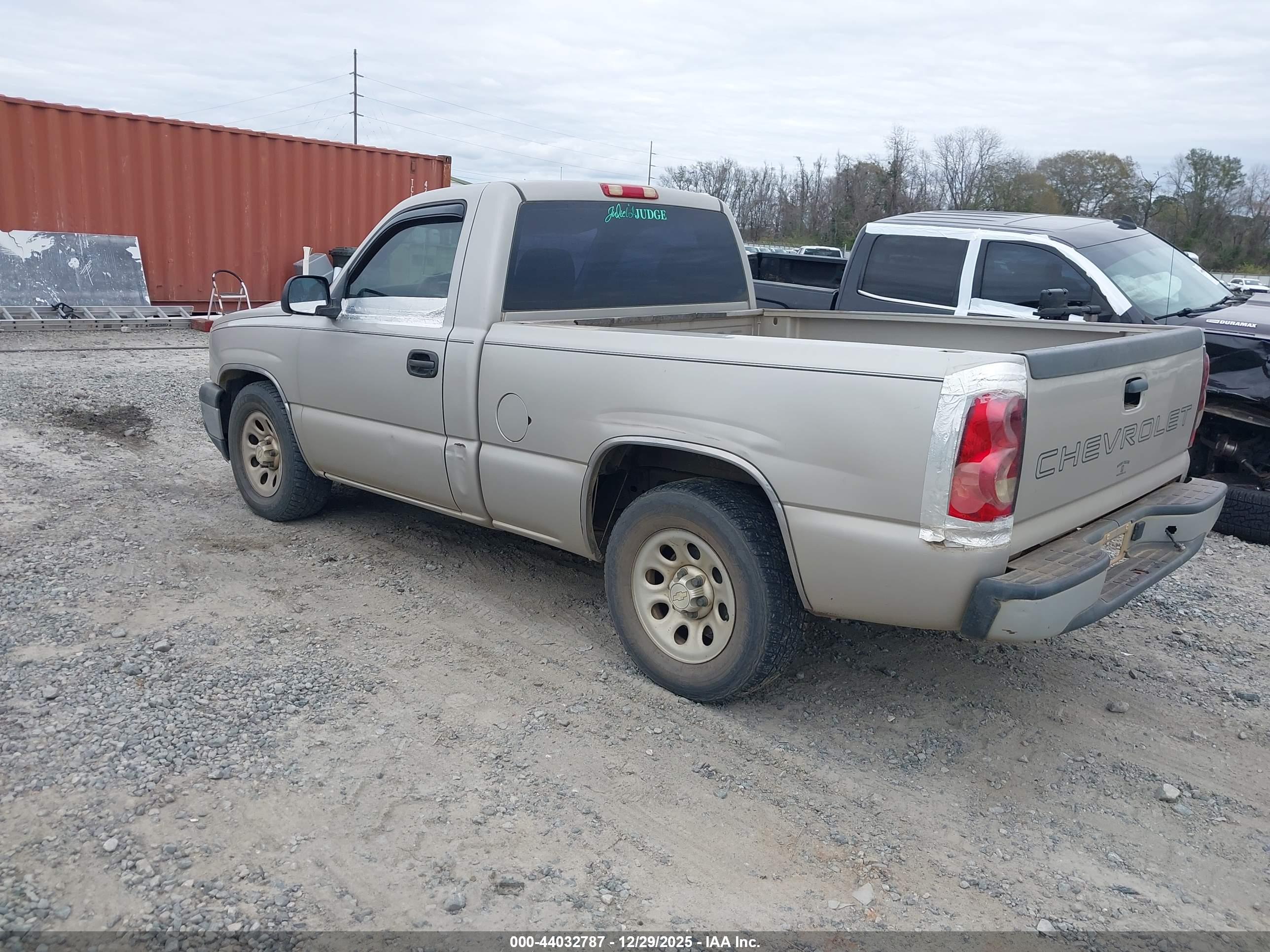 CHEVROLET SILVERADO image 3