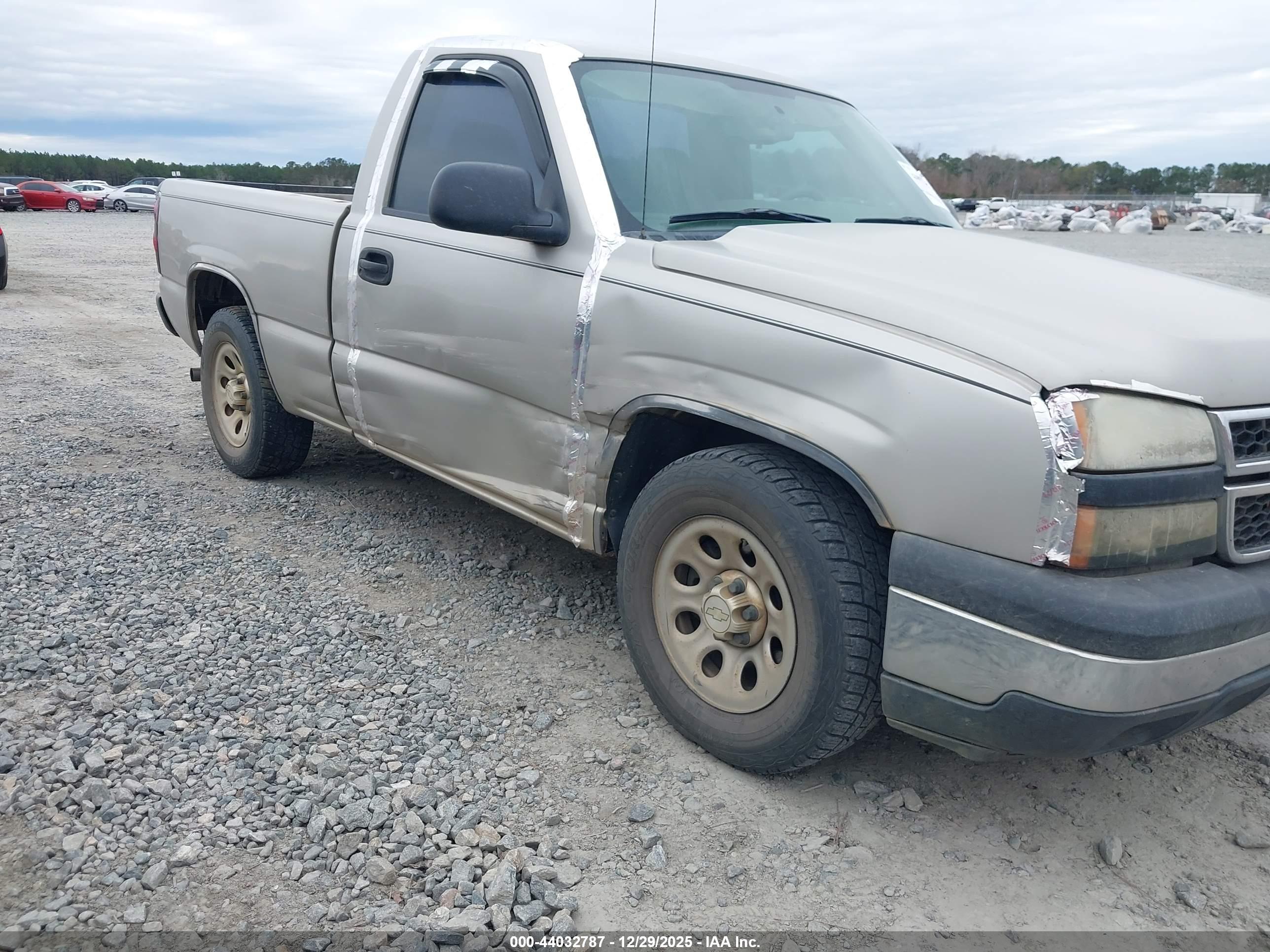CHEVROLET SILVERADO image 6