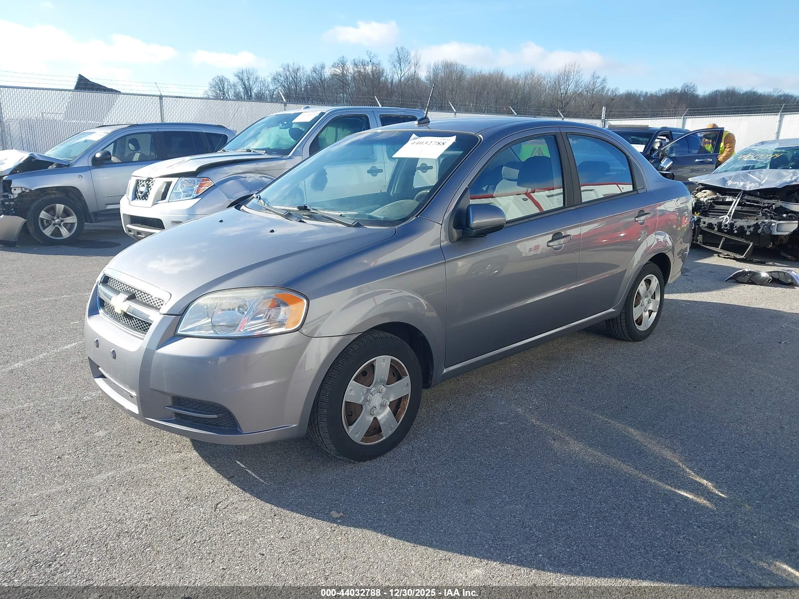 CHEVROLET AVEO image 2