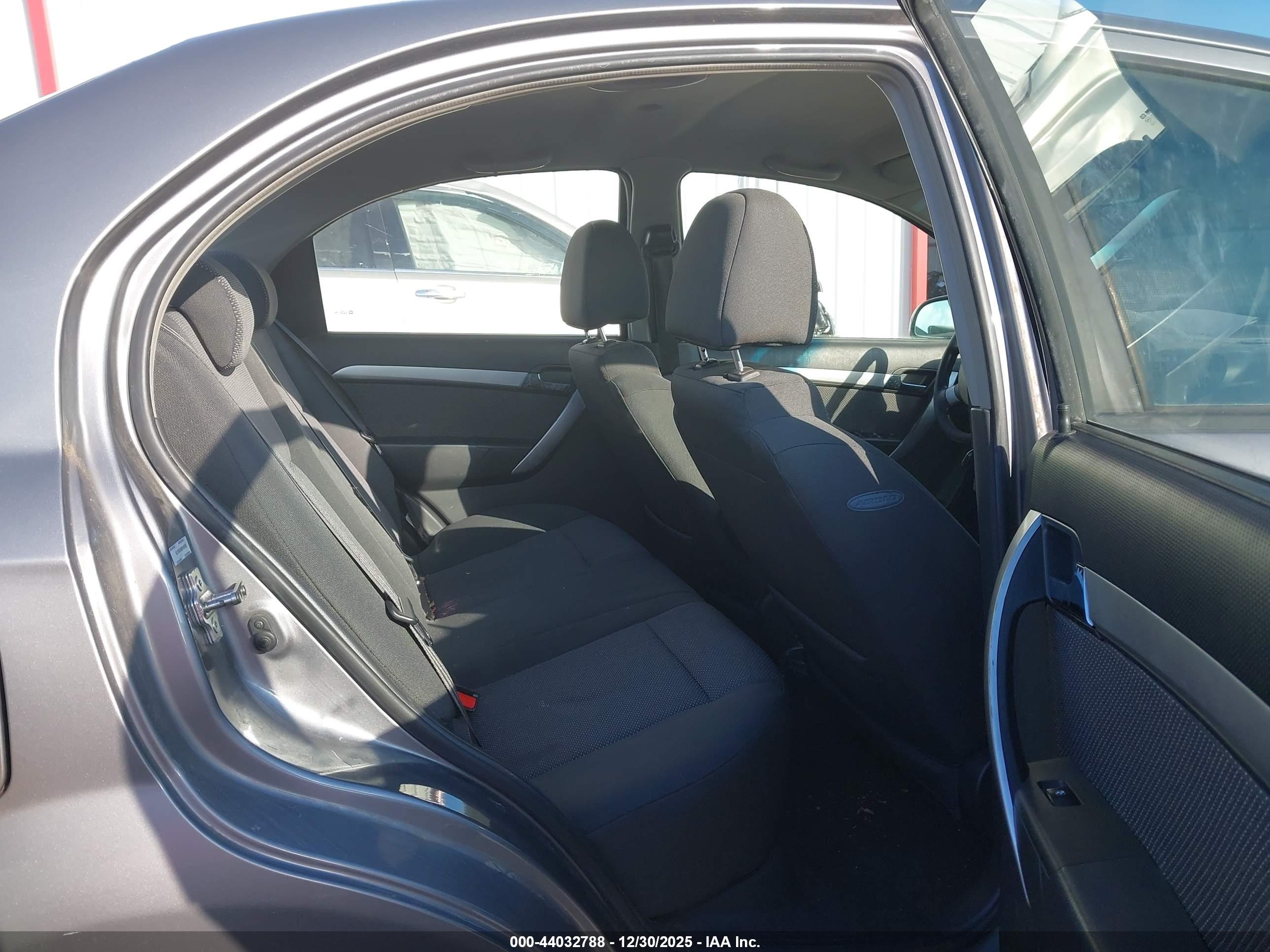 CHEVROLET AVEO image 8
