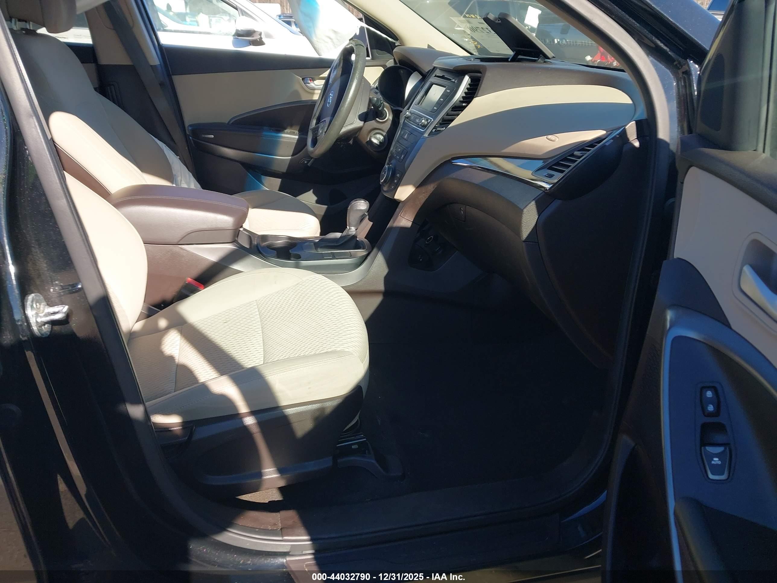 HYUNDAI SANTA image 5