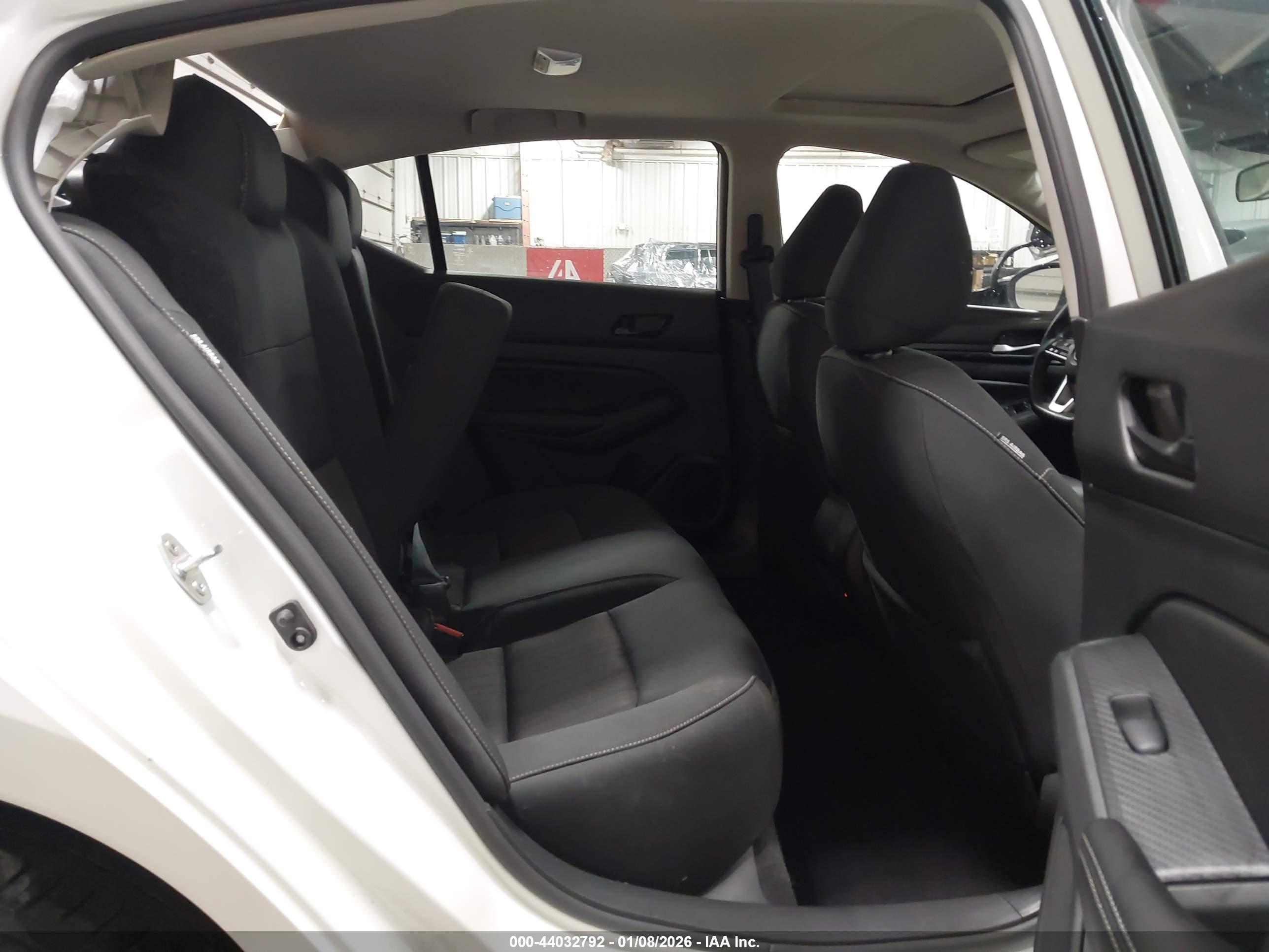 NISSAN ALTIMA image 8