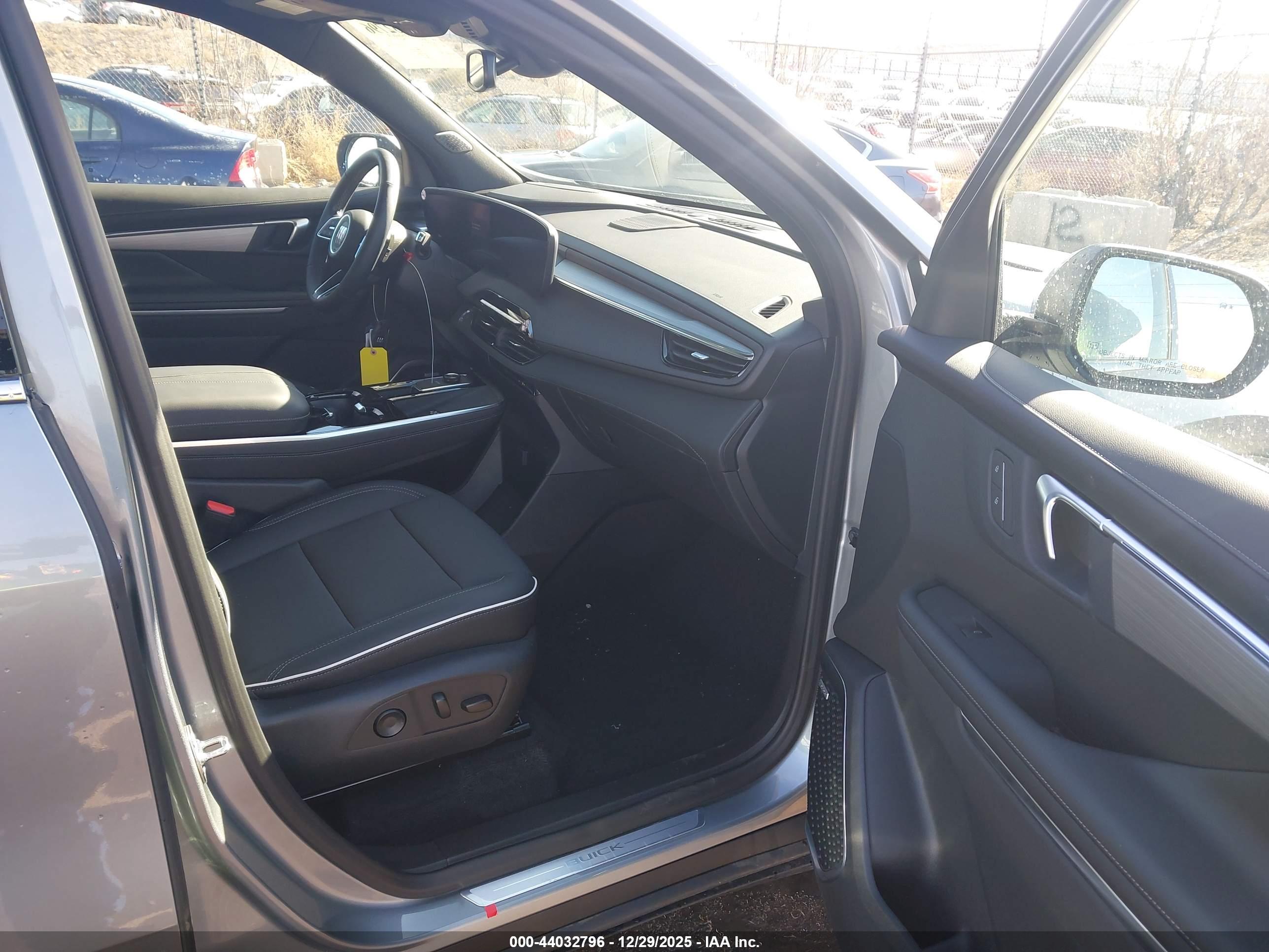 BUICK ENCLAVE image 5