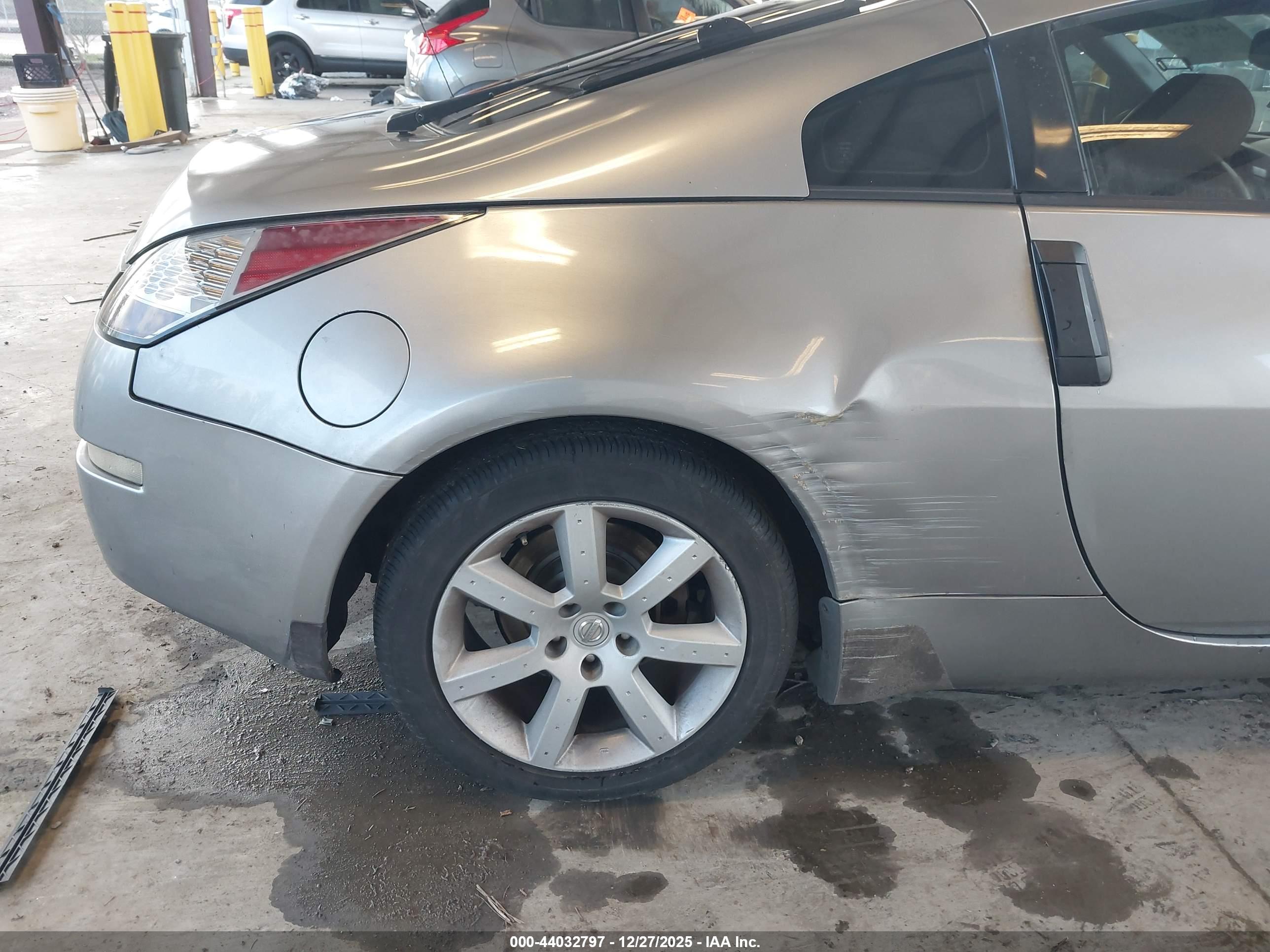 NISSAN 350Z image 6