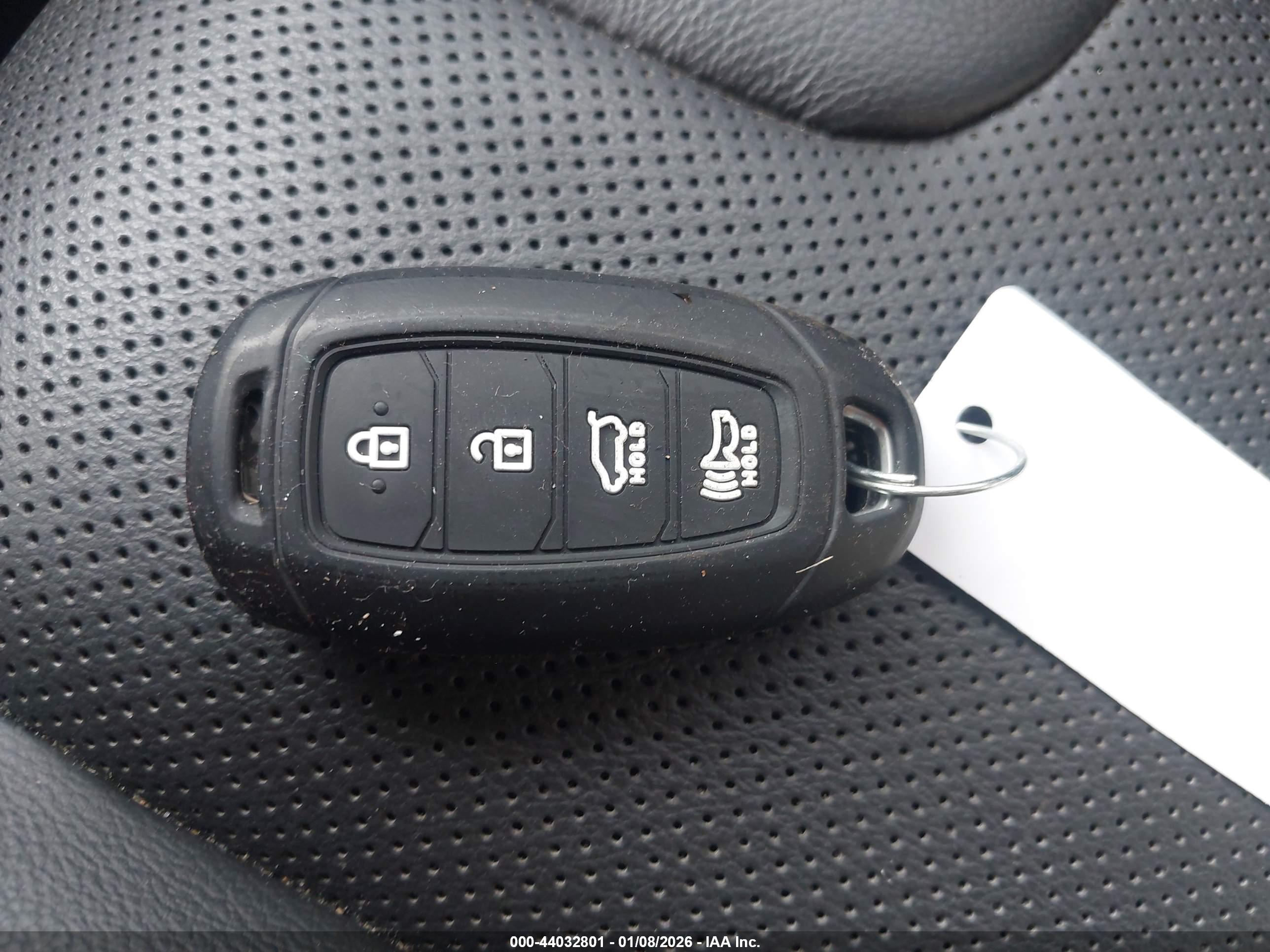 HYUNDAI SANTA image 11