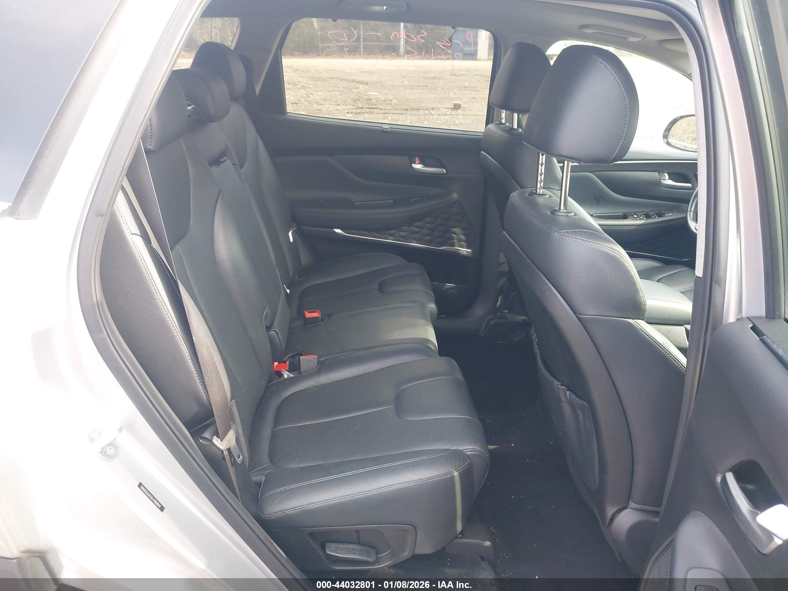 HYUNDAI SANTA image 8