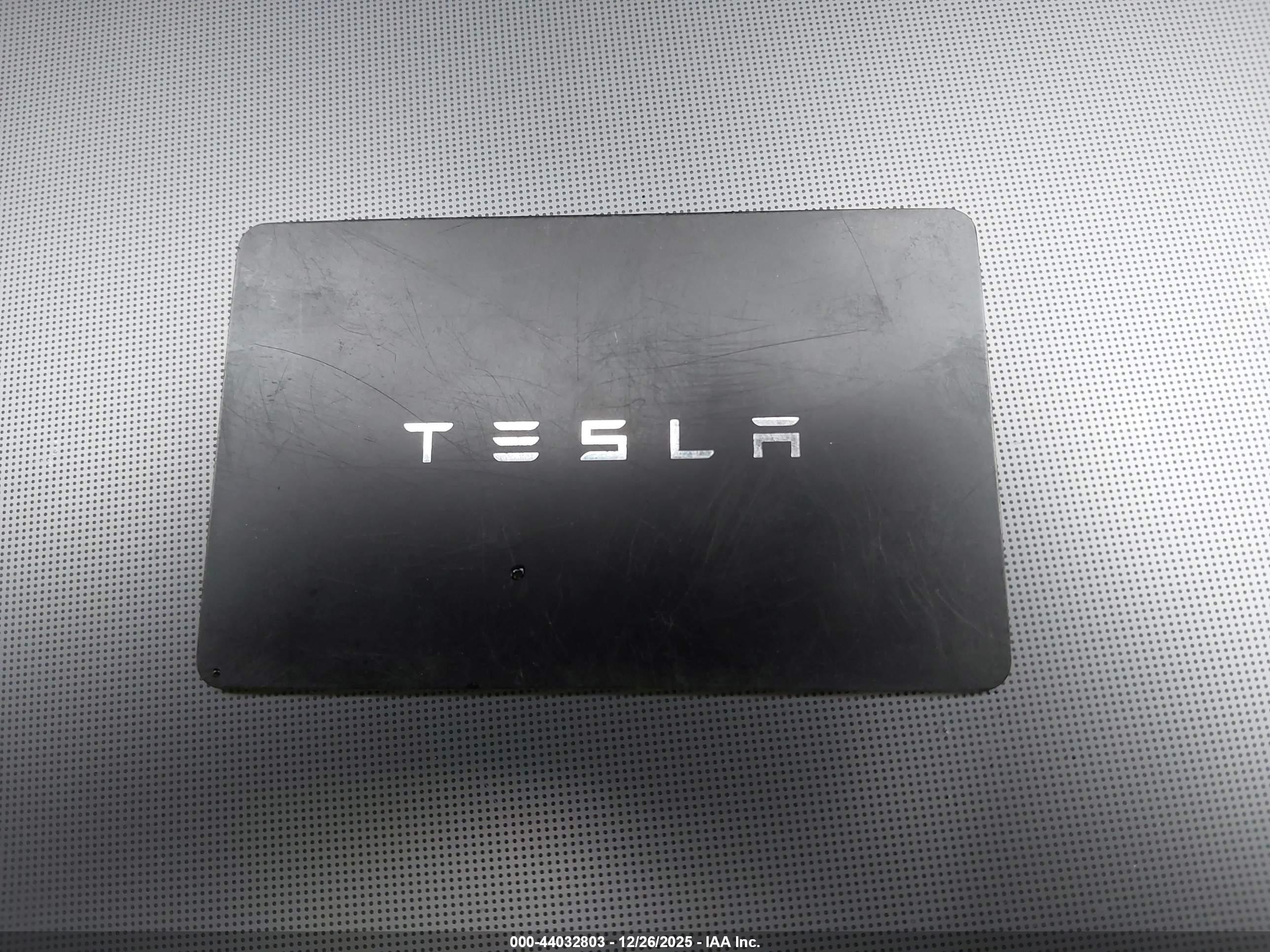 TESLA MODEL image 11