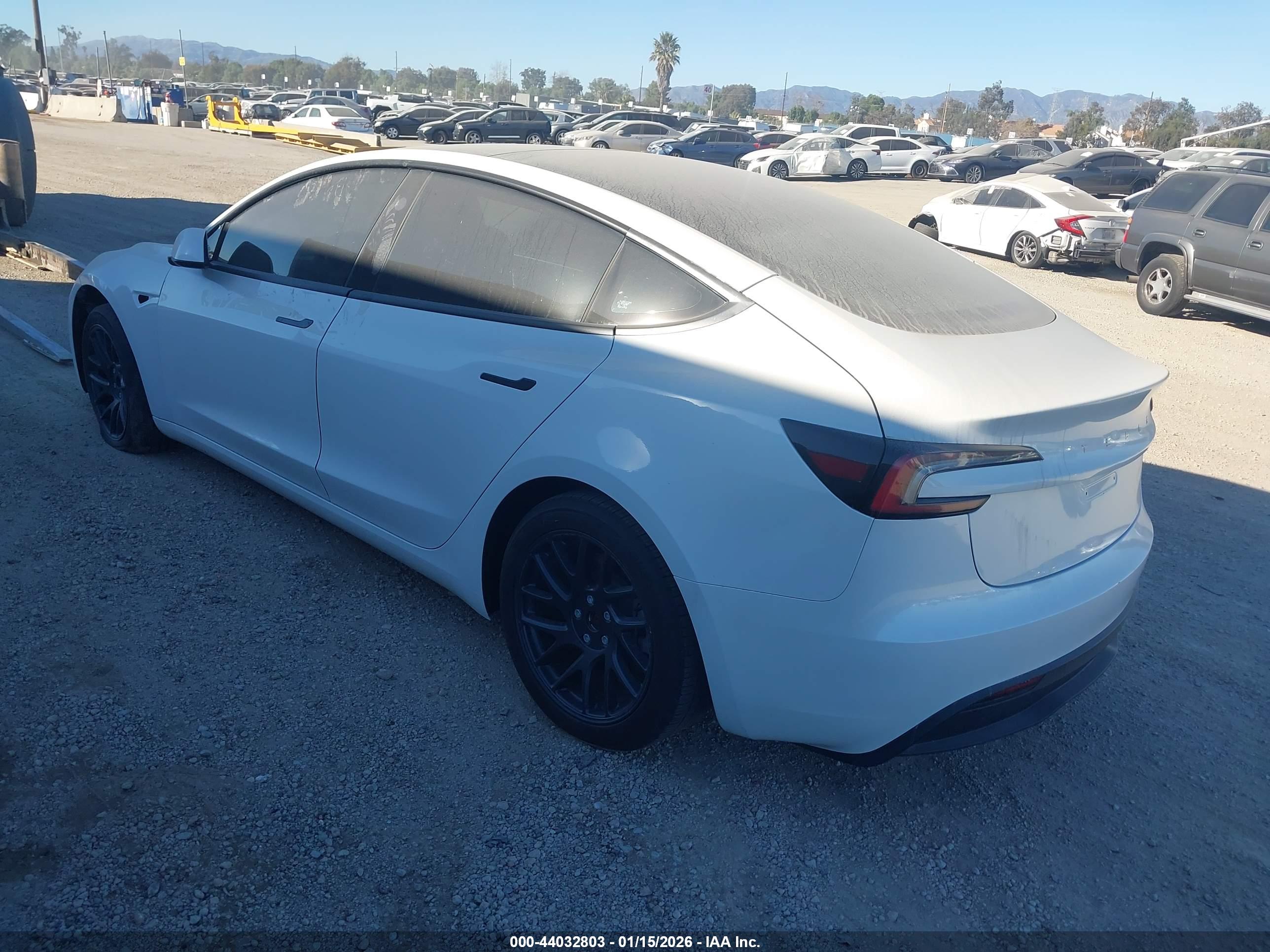 TESLA MODEL image 3