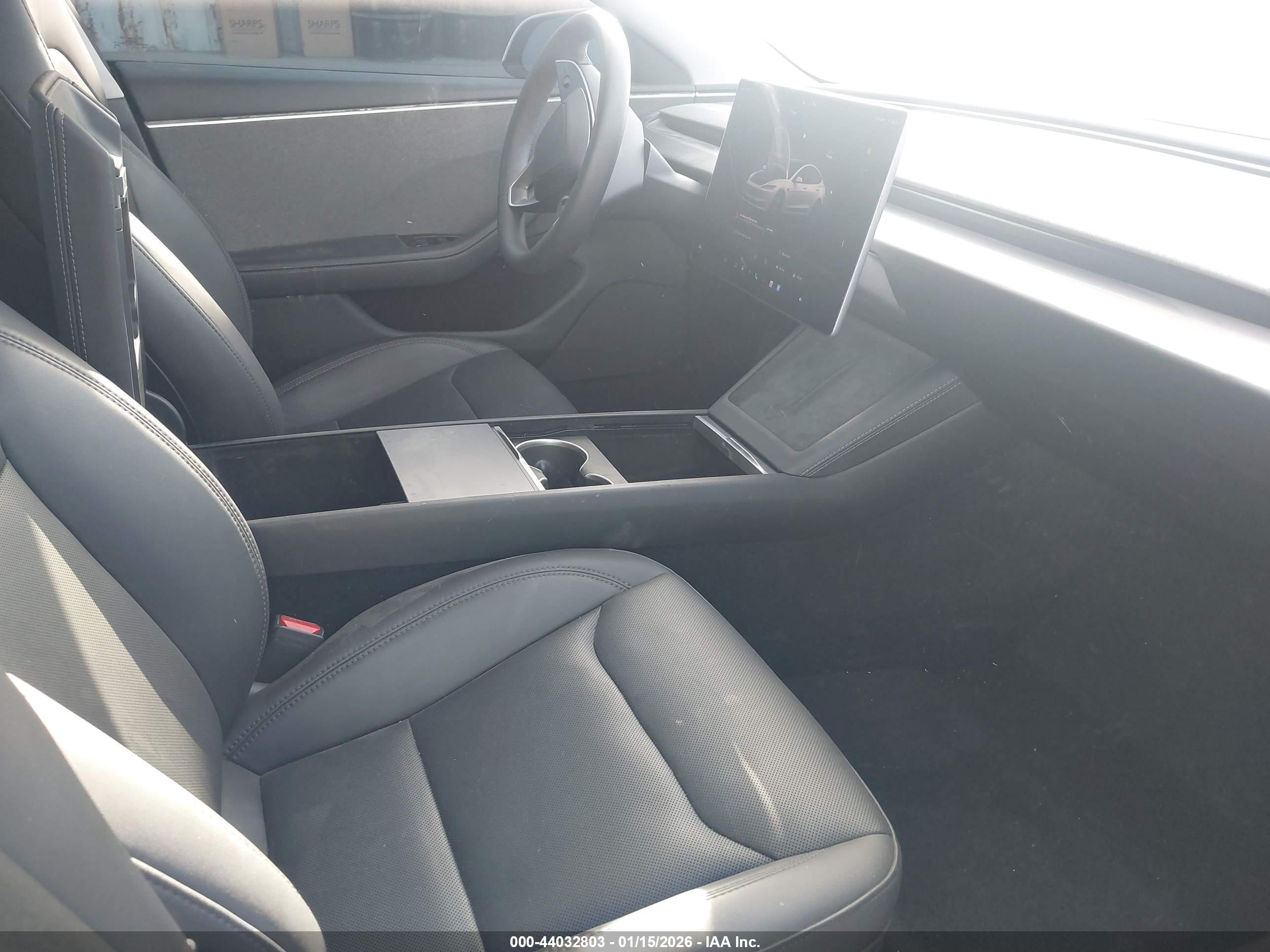 TESLA MODEL image 5