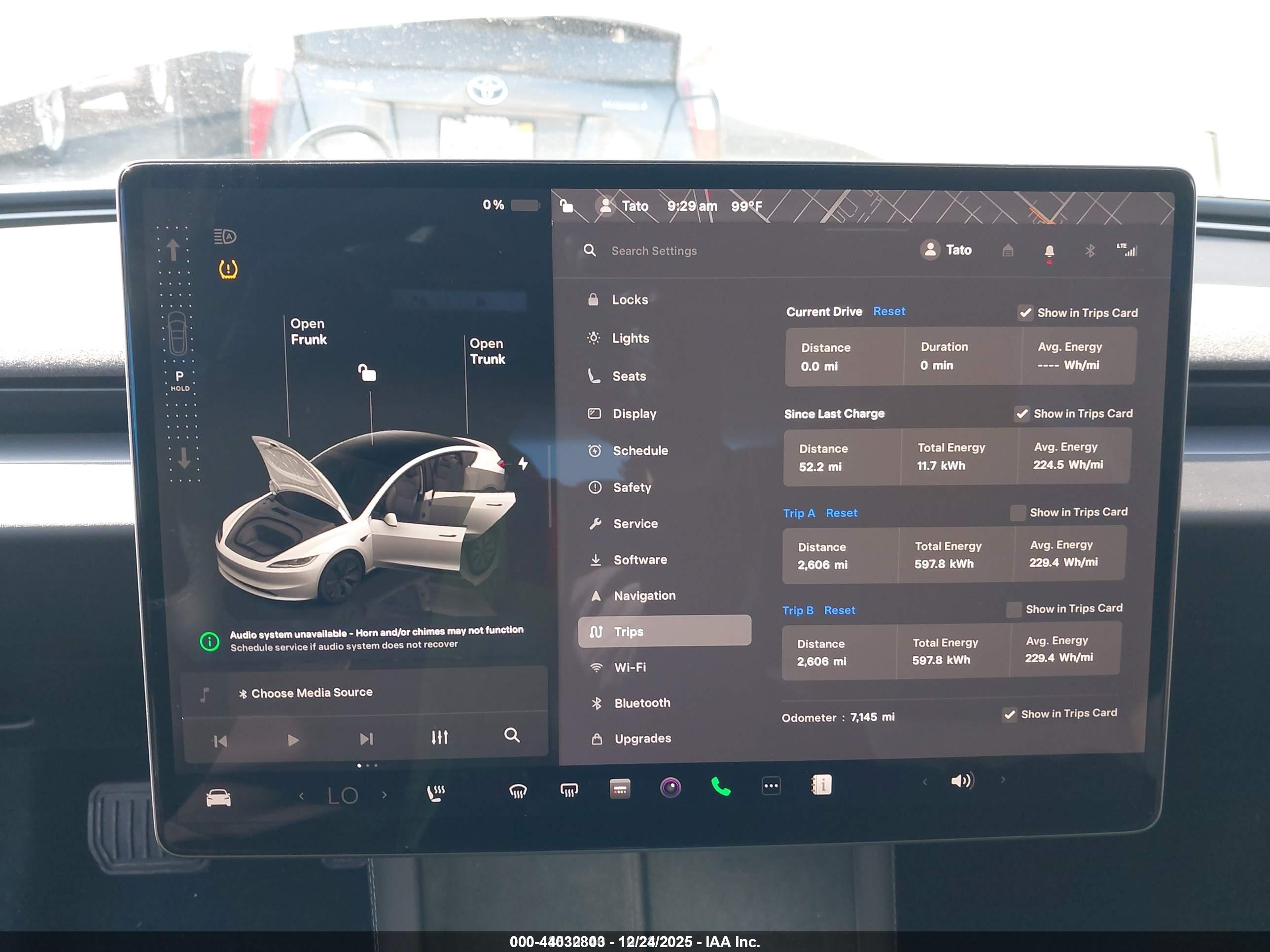 TESLA MODEL image 7