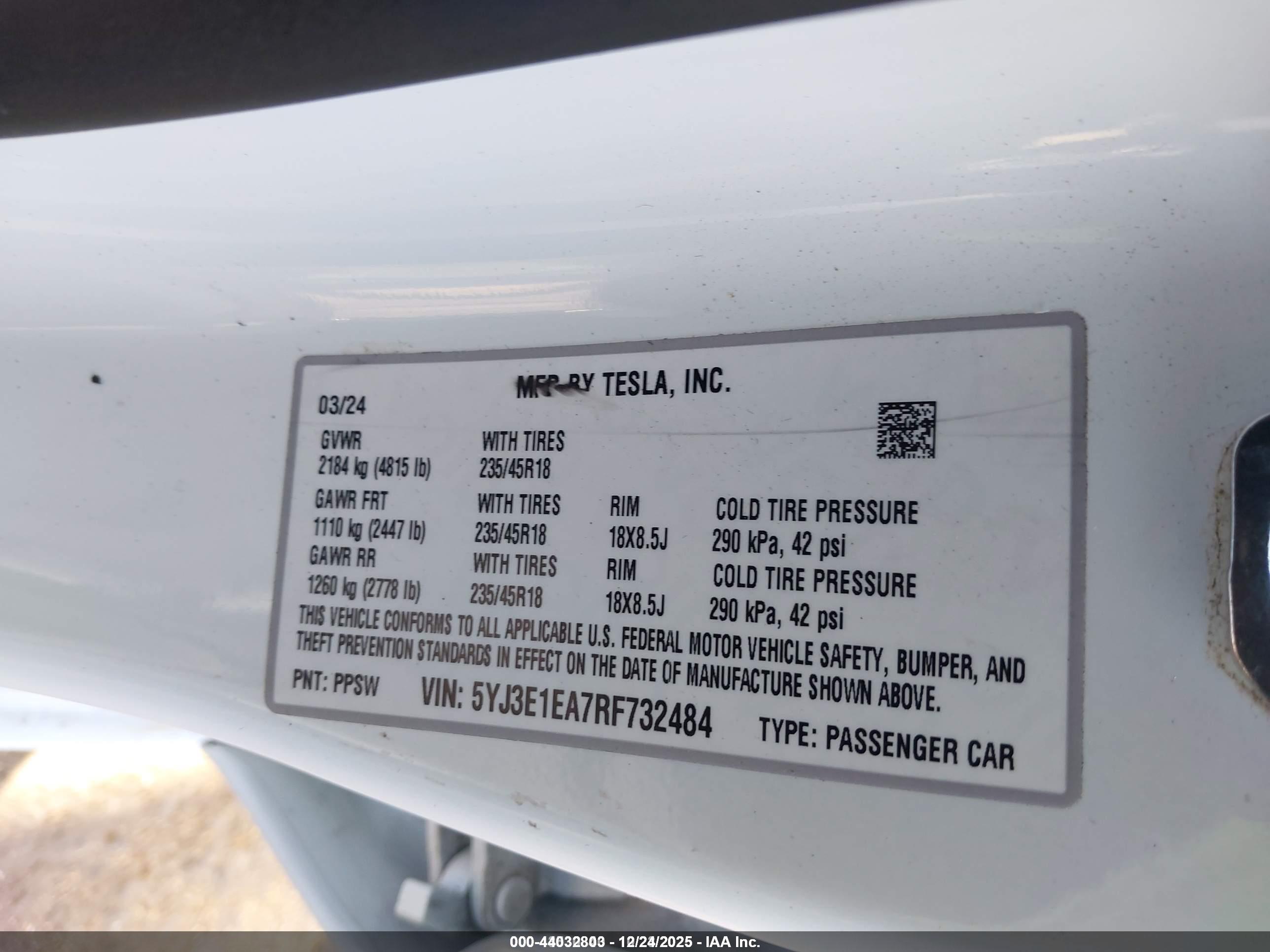 TESLA MODEL image 9