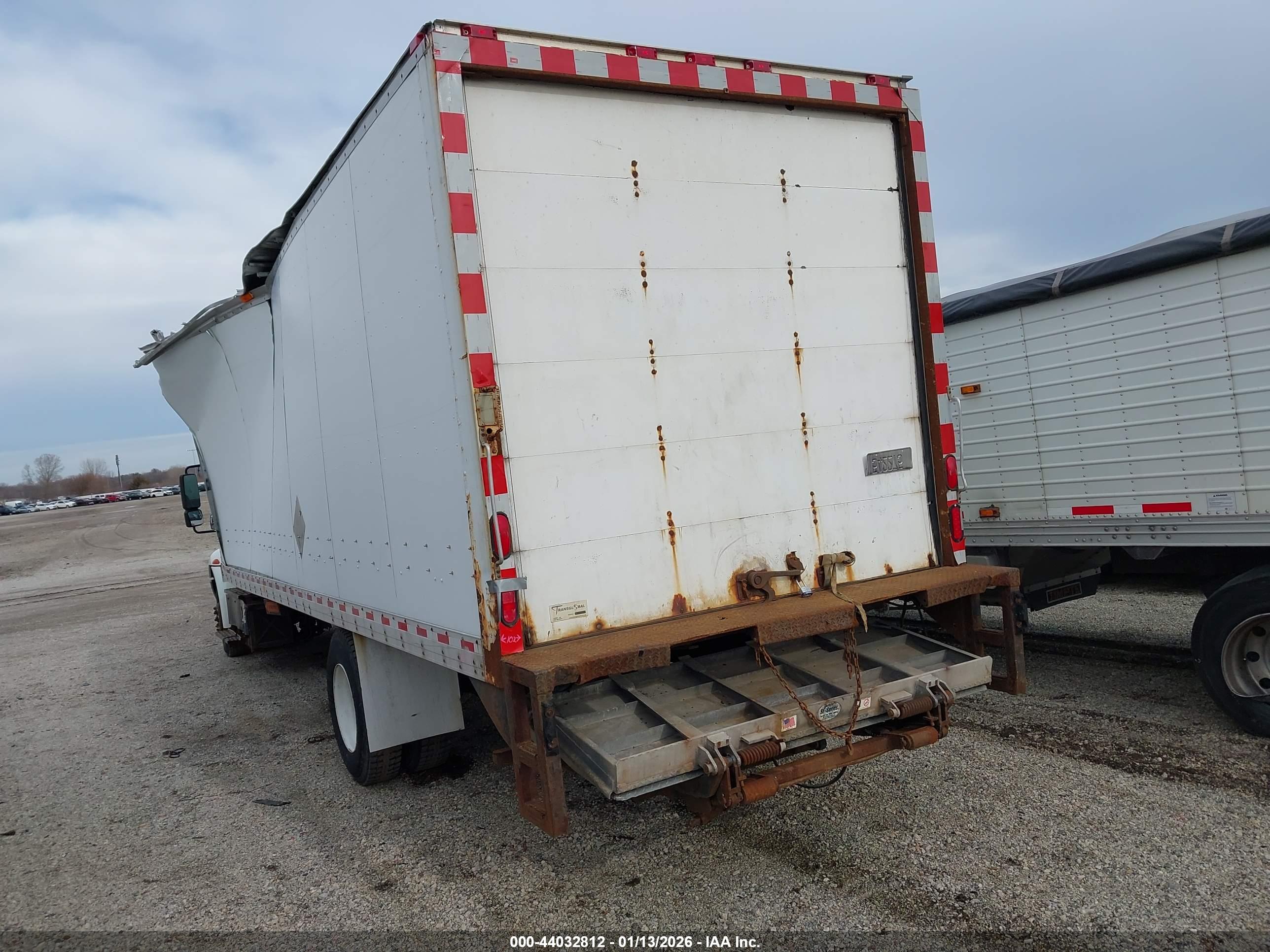 INTERNATIONAL 4000 image 3