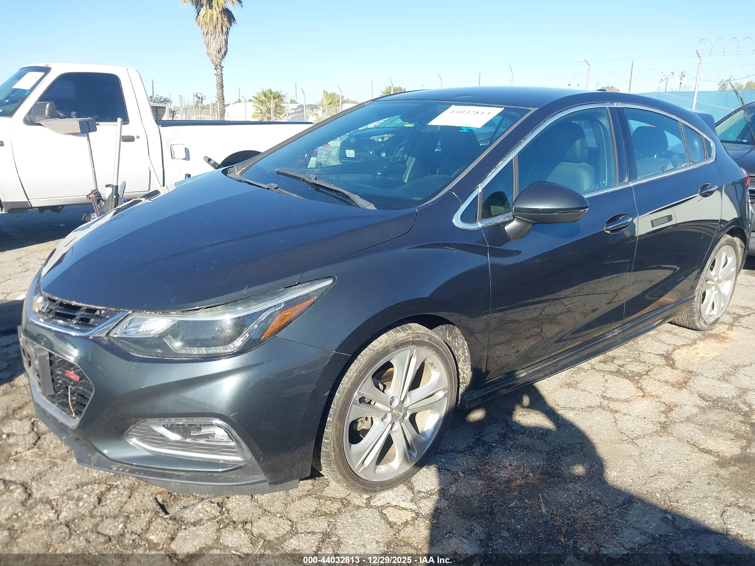 CHEVROLET CRUZE image 2
