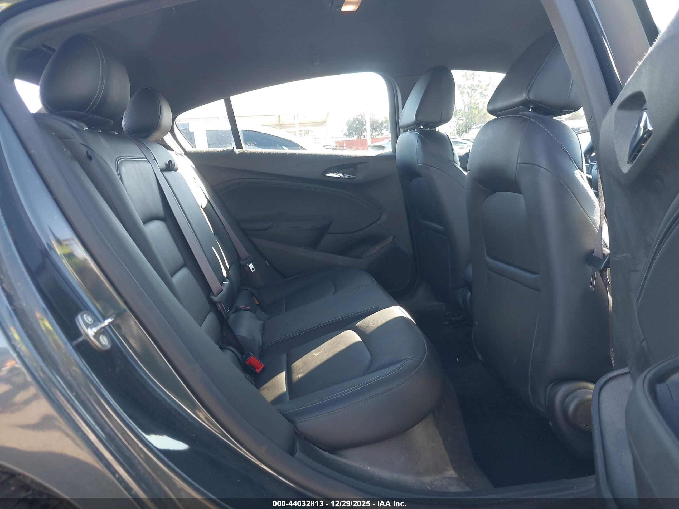 CHEVROLET CRUZE image 8