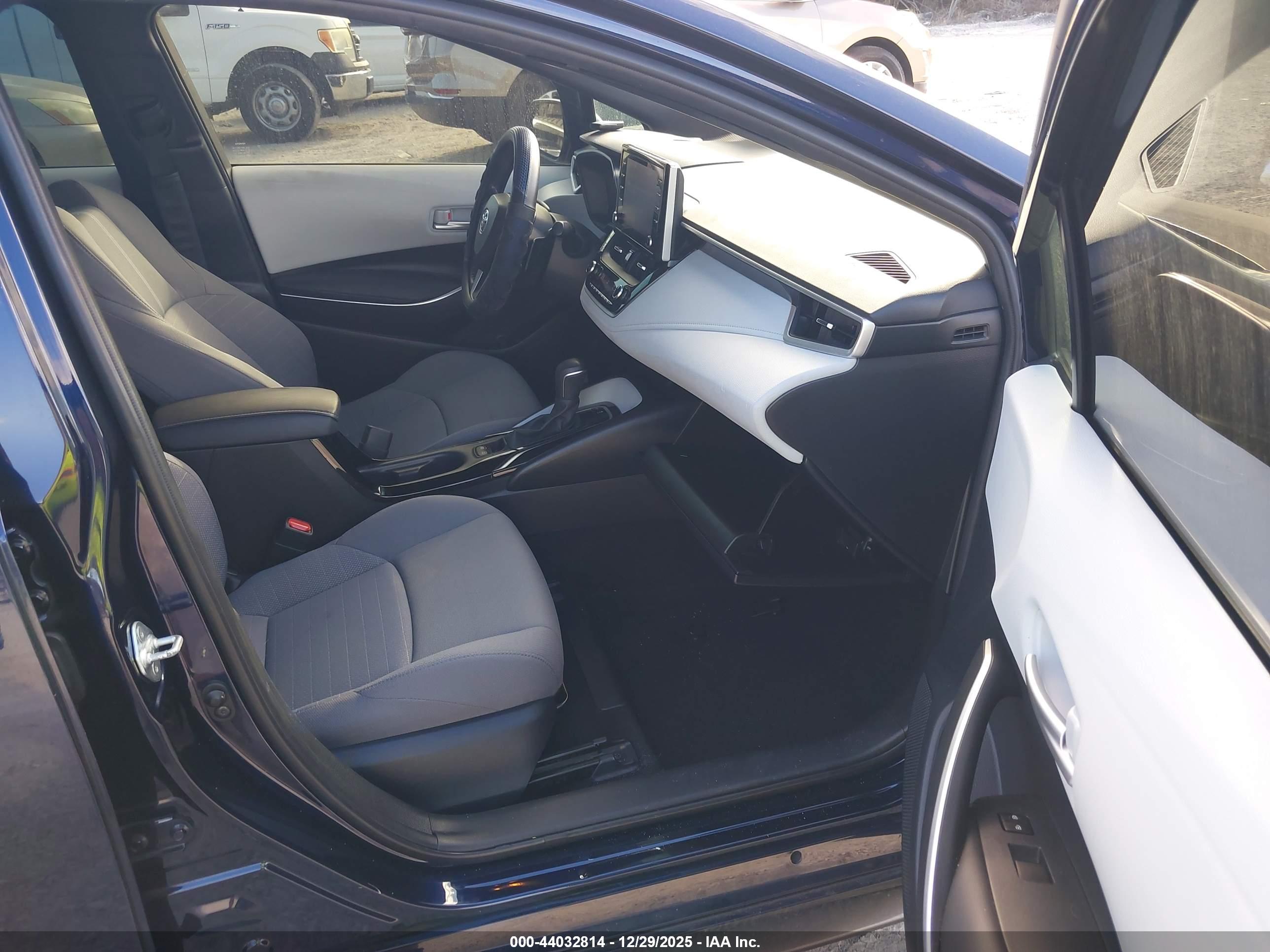 TOYOTA COROLLA image 5