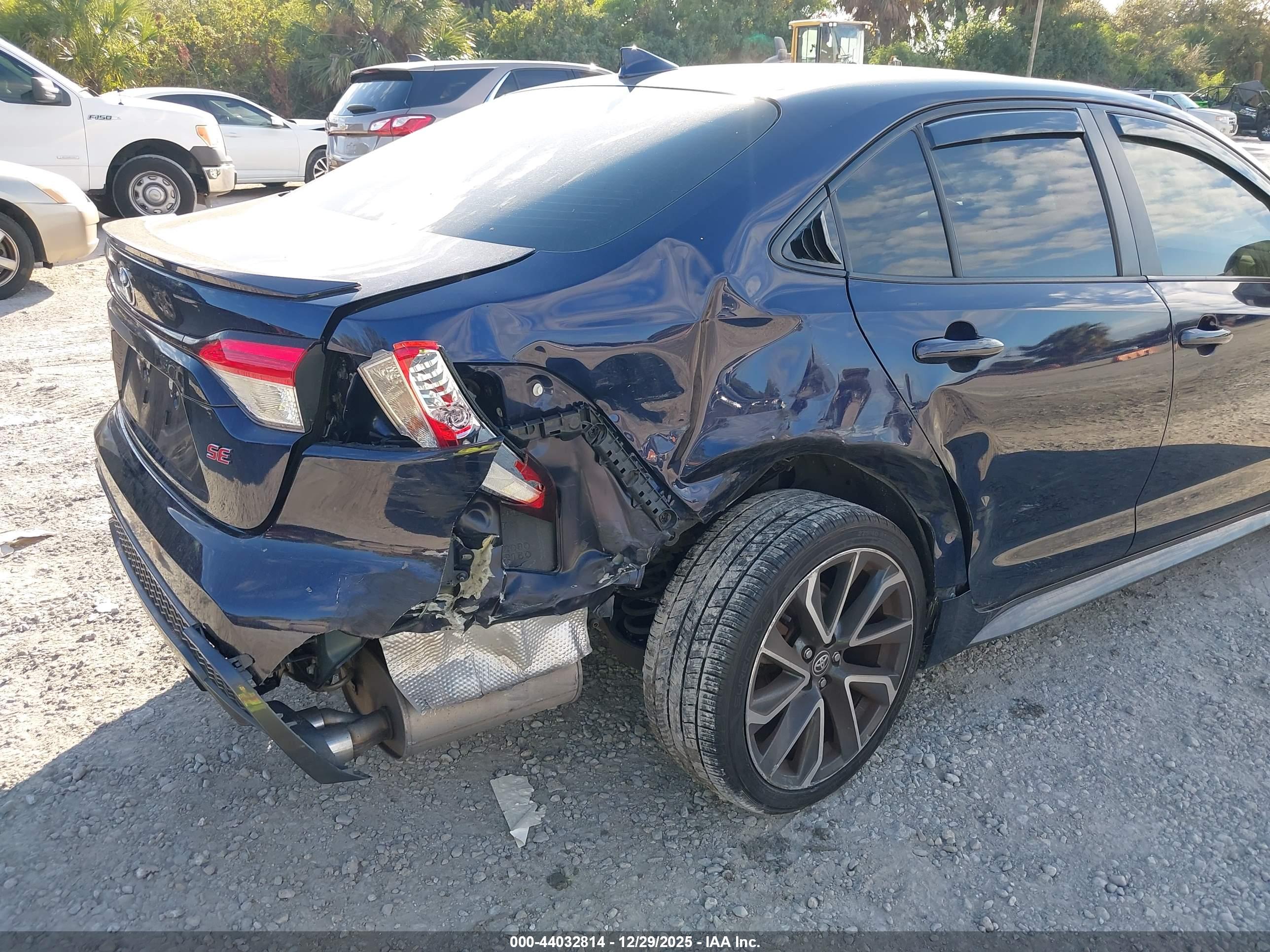 TOYOTA COROLLA image 6