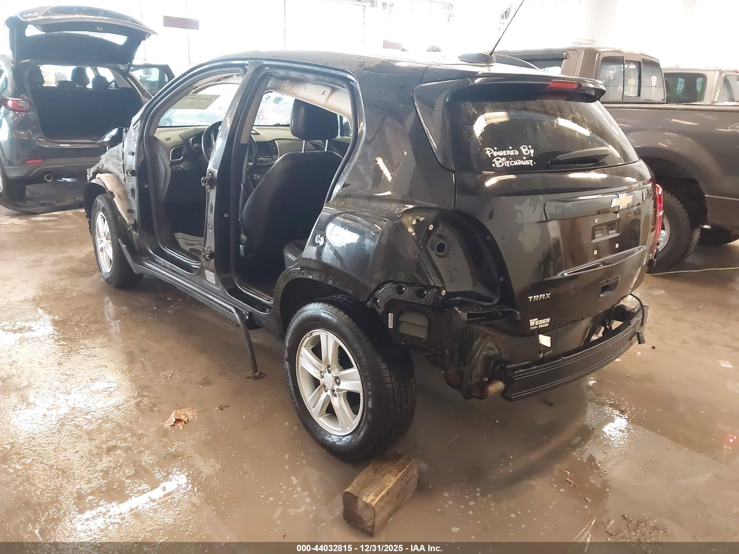 CHEVROLET TRAX image 3