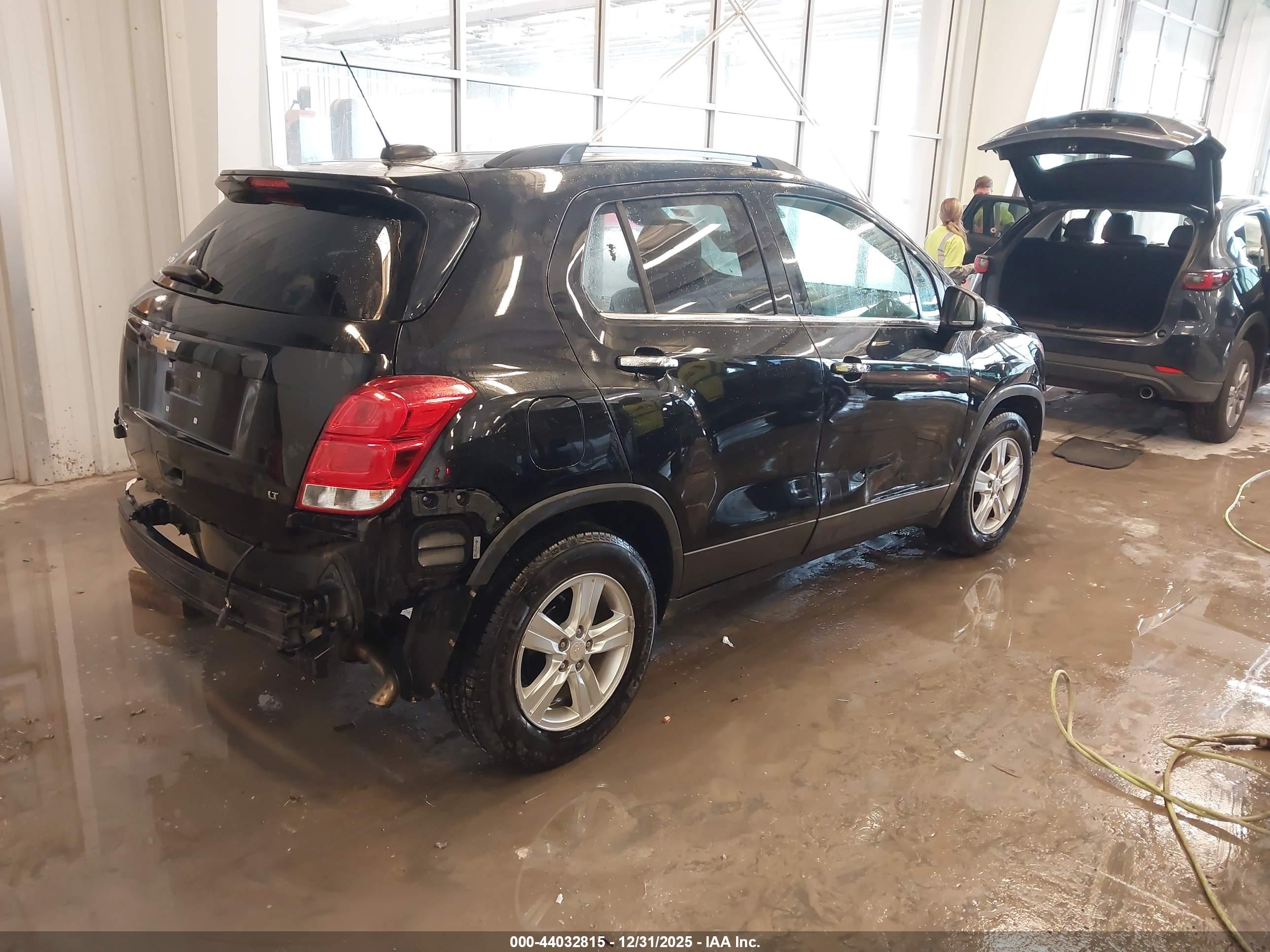 CHEVROLET TRAX image 4