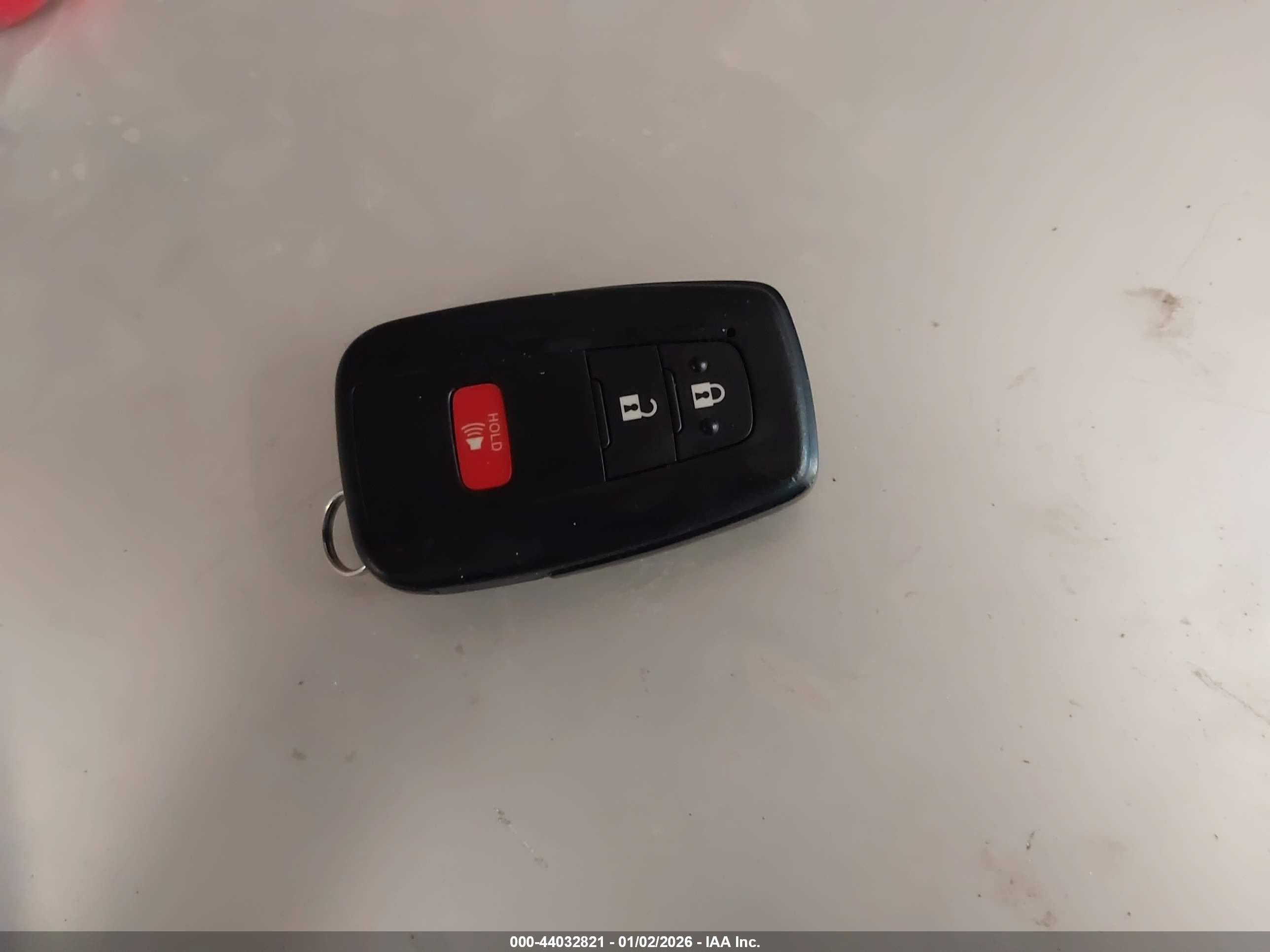 TOYOTA RAV4 image 11