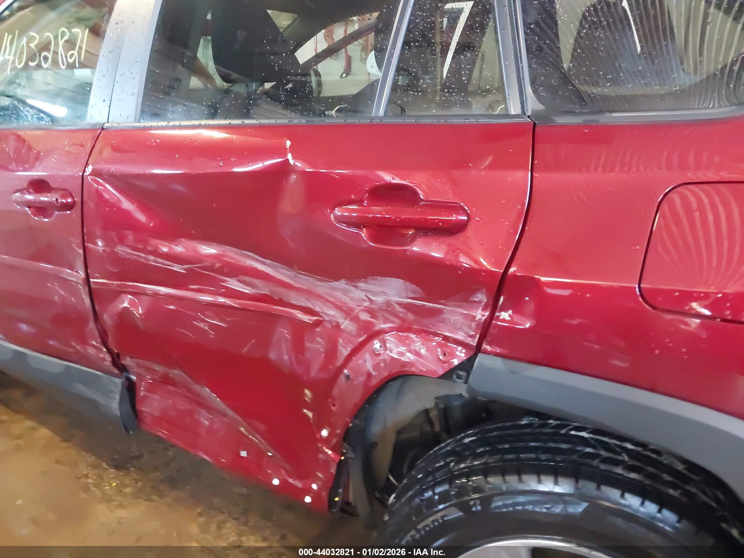 TOYOTA RAV4 image 6