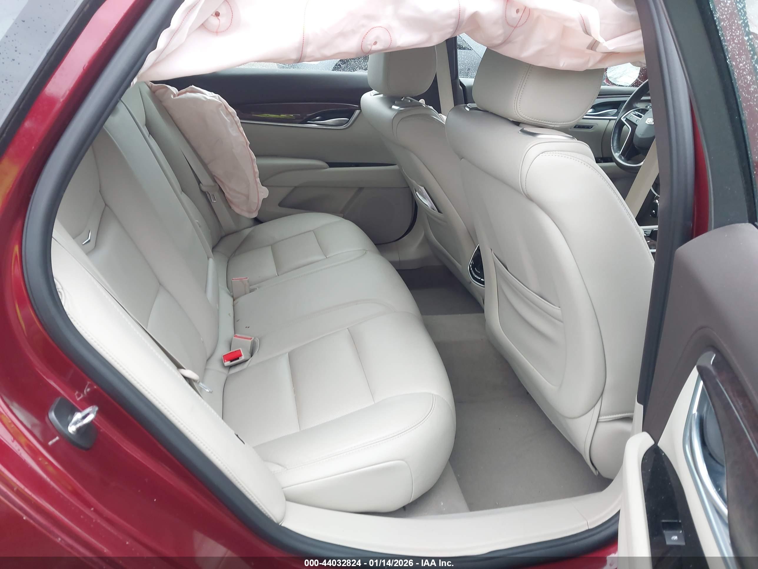 CADILLAC XTS image 8