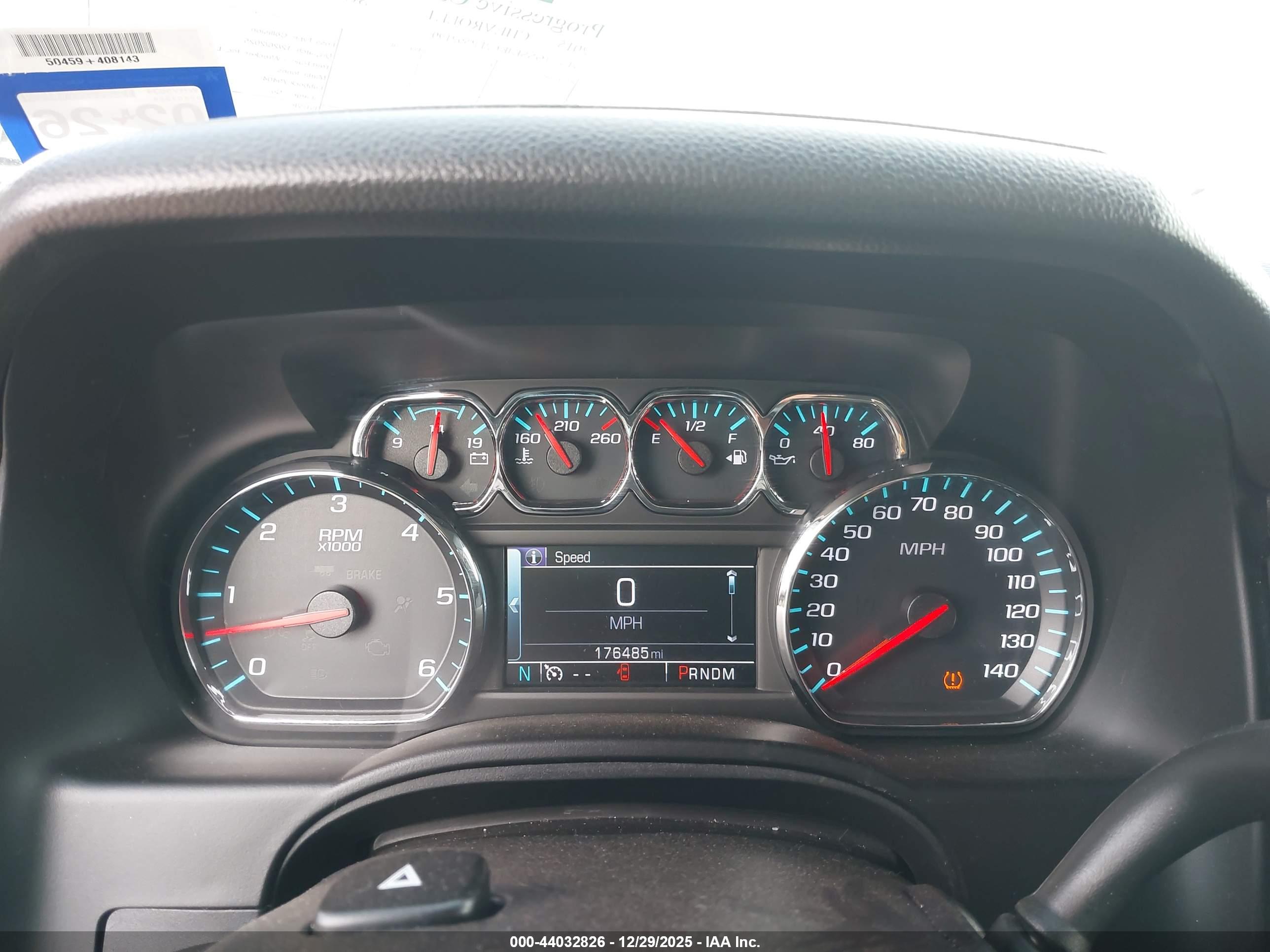 CHEVROLET SUBURBAN image 7