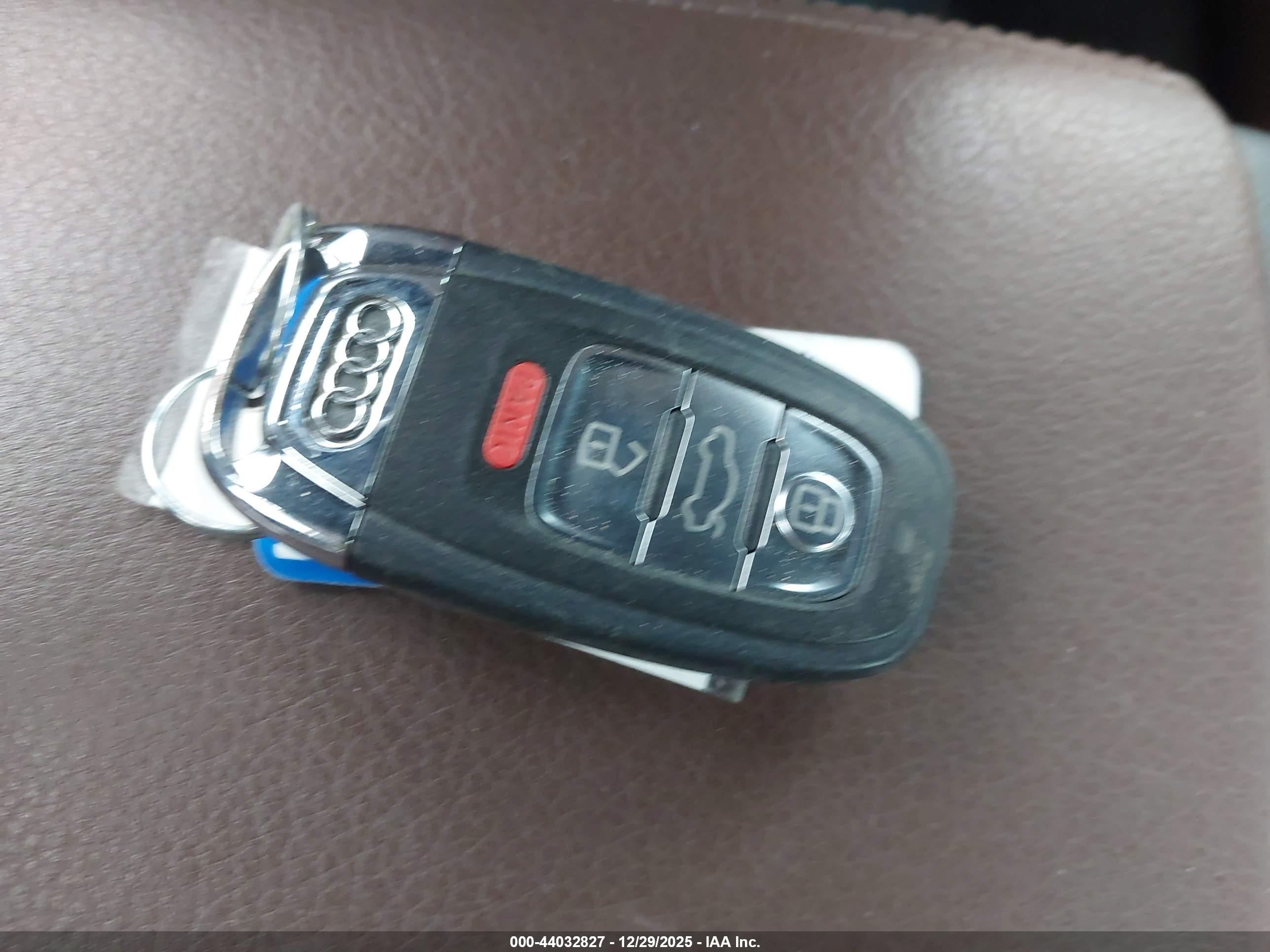 AUDI A4 image 11