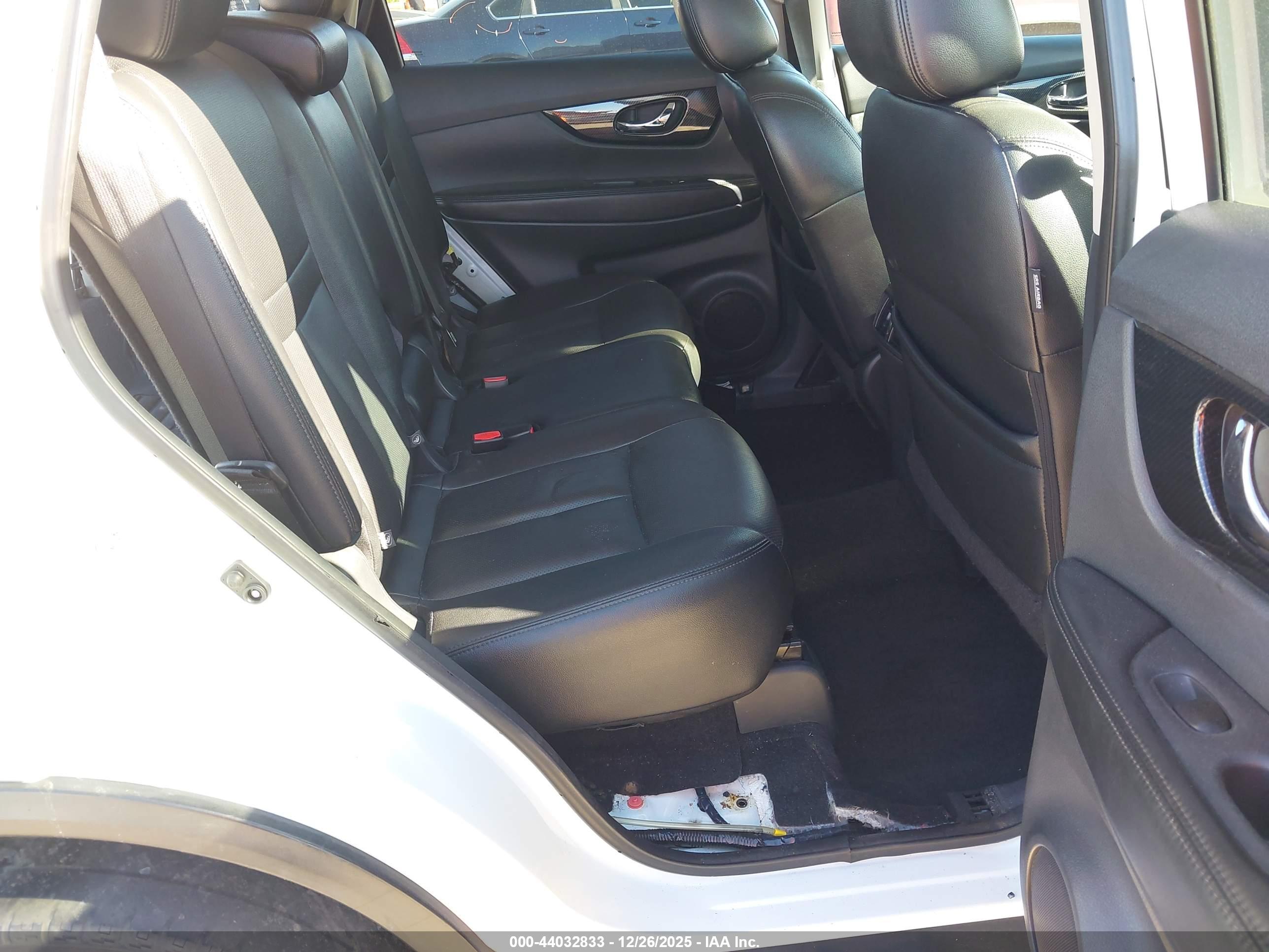 NISSAN ROGUE image 8