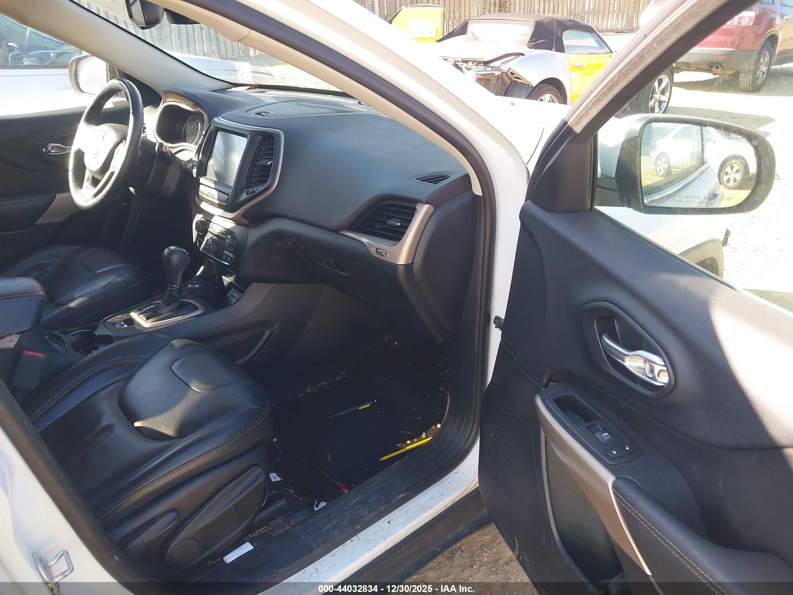 JEEP CHEROKEE image 5