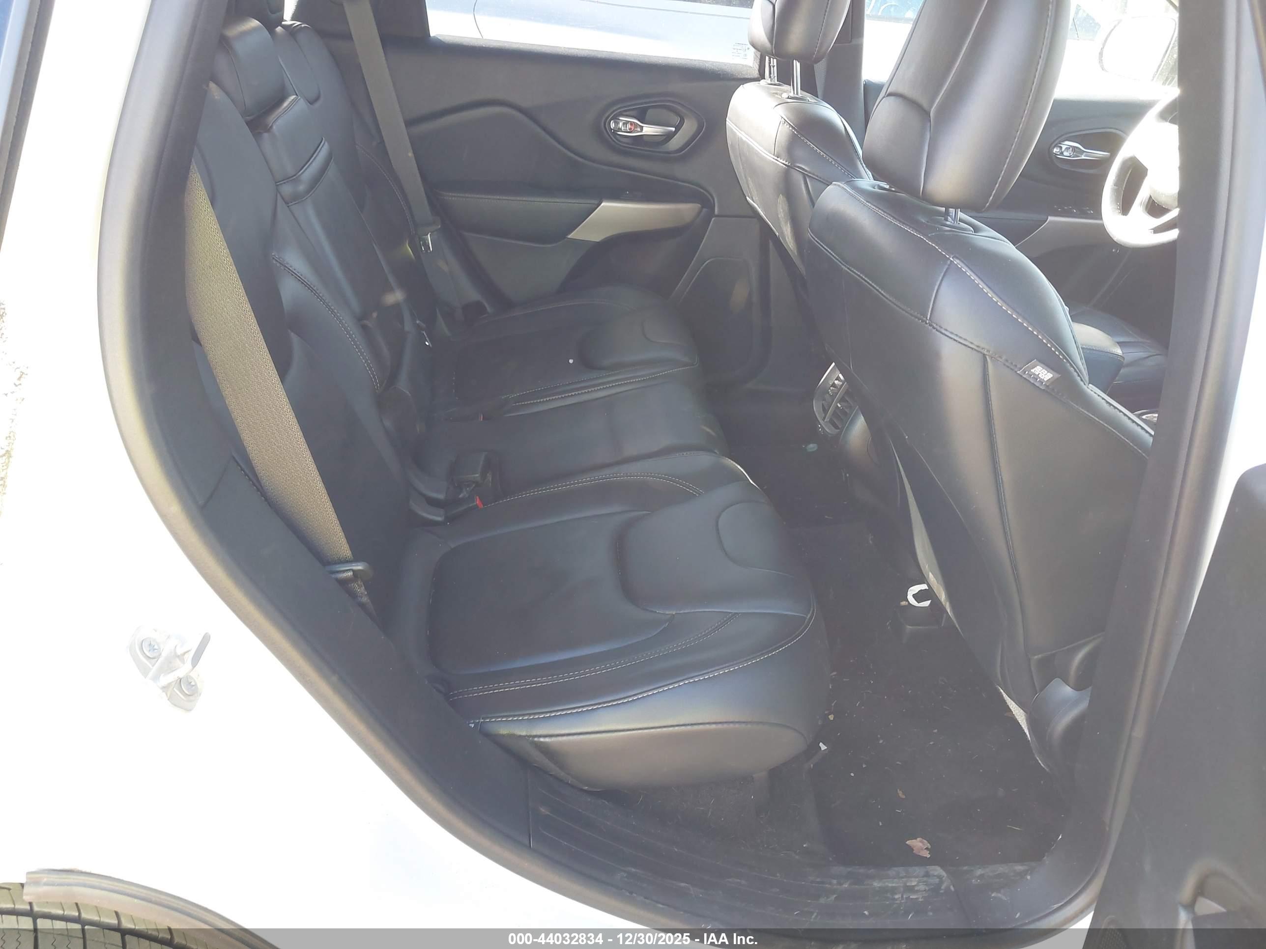 JEEP CHEROKEE image 8