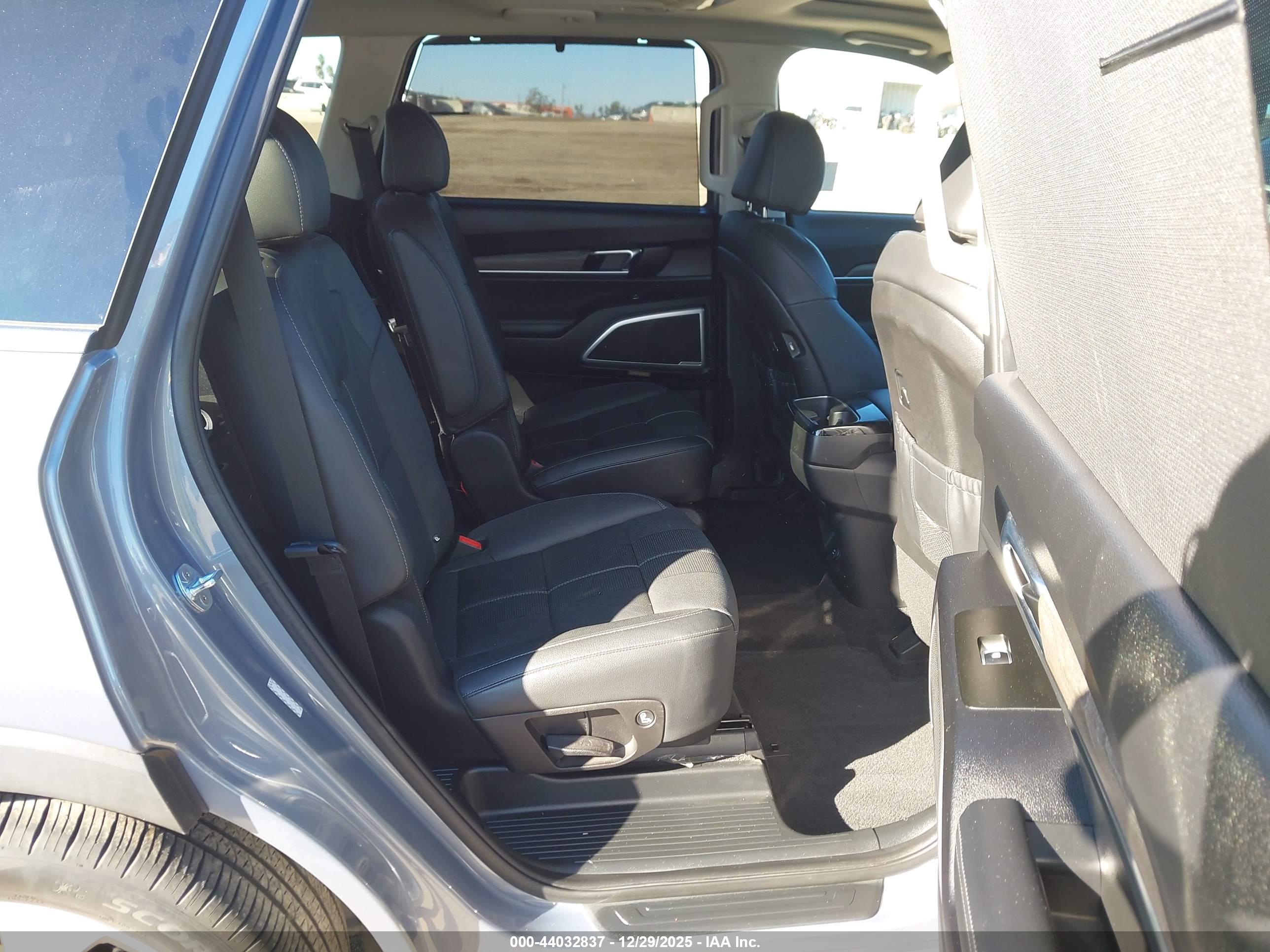 KIA TELLURIDE image 8