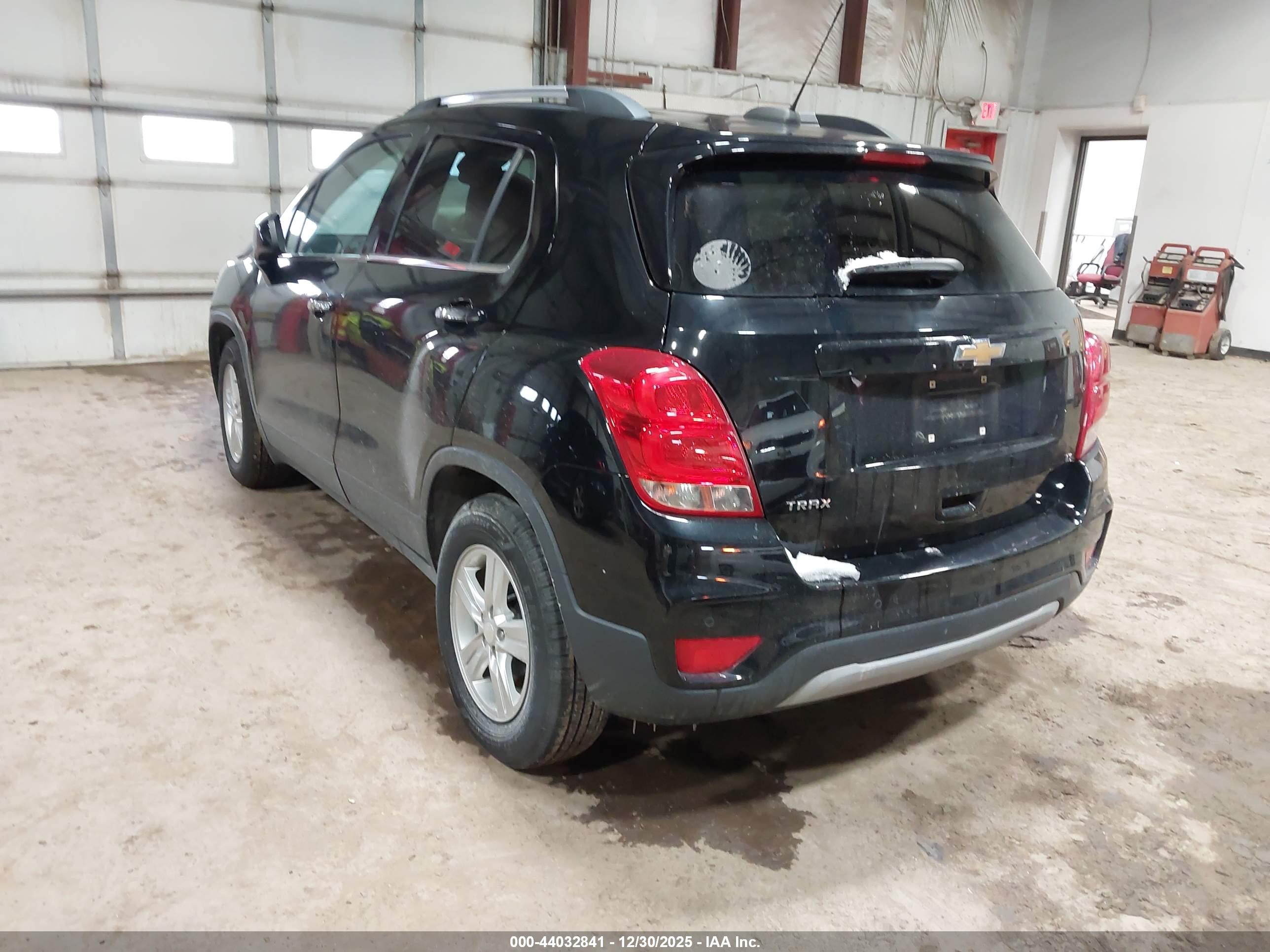 CHEVROLET TRAX image 3